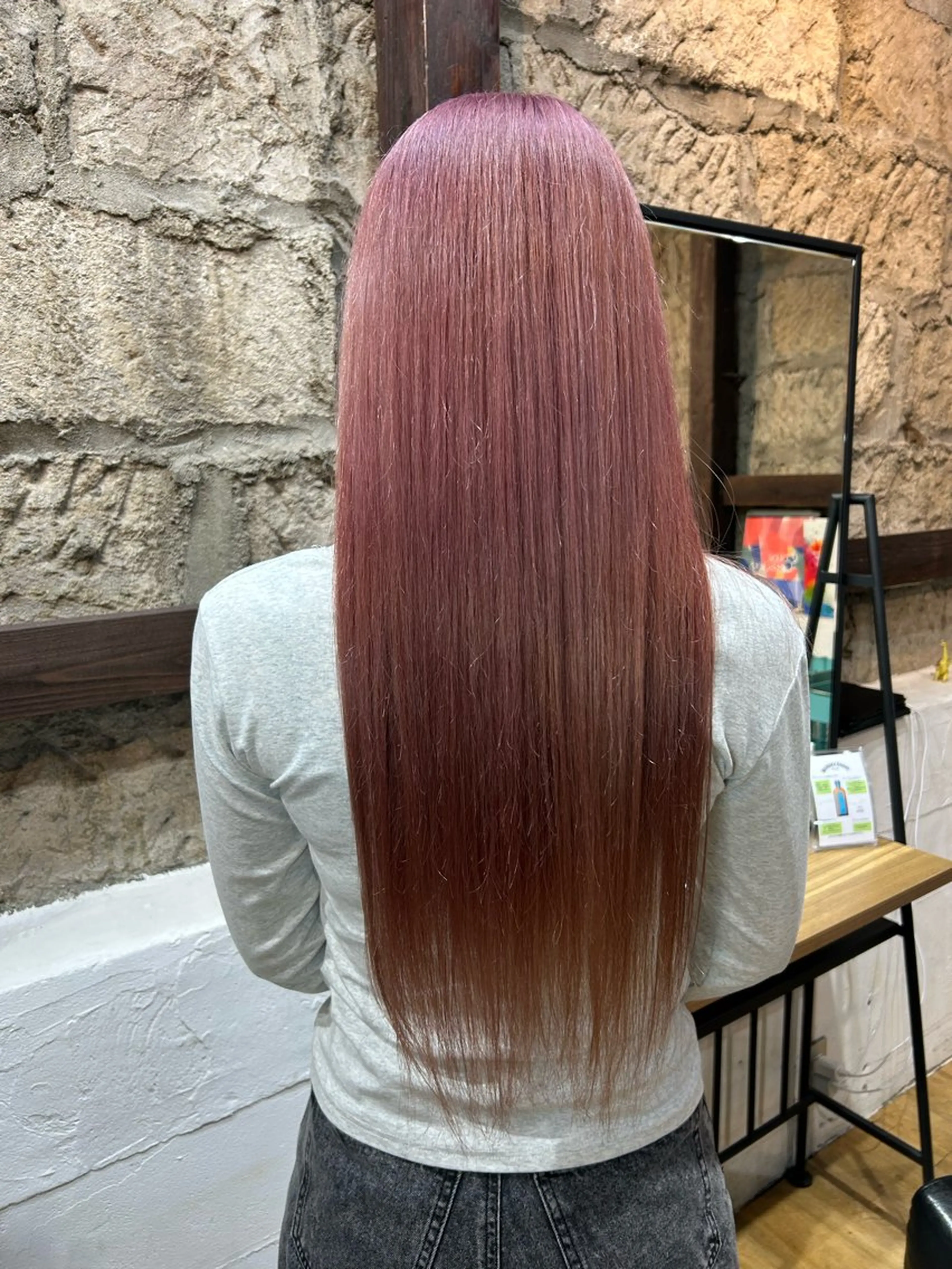 ロング カラー ベージュカラー ピンクカラー ピンクベージュ 曽山 乙羽のヘアスタイル