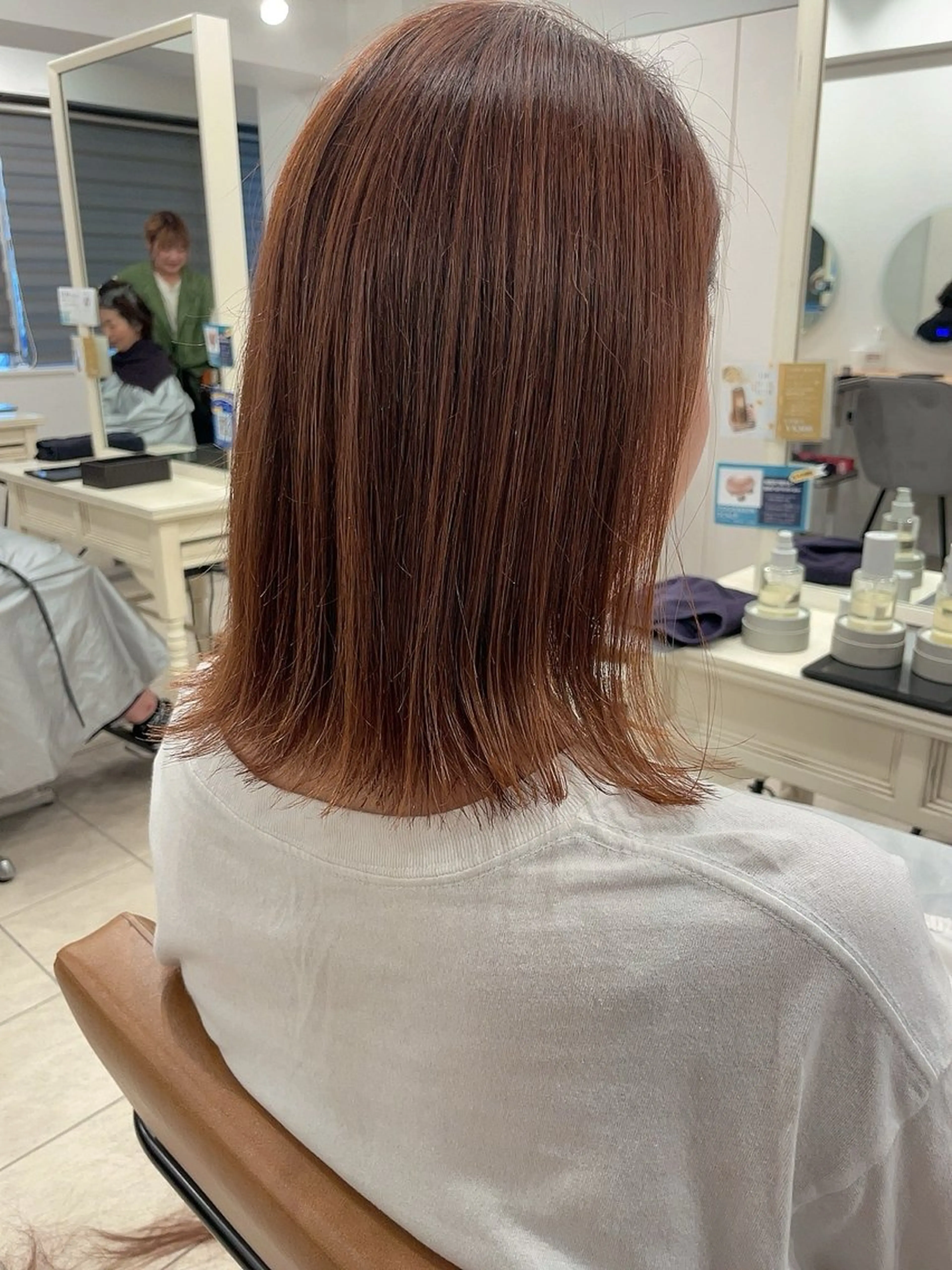 ミディアム 切りっぱなしボブ ボブ 外ハネヘア 髪質改善/ボブ/韓国 レイヤー💫あらいのヘアスタイル