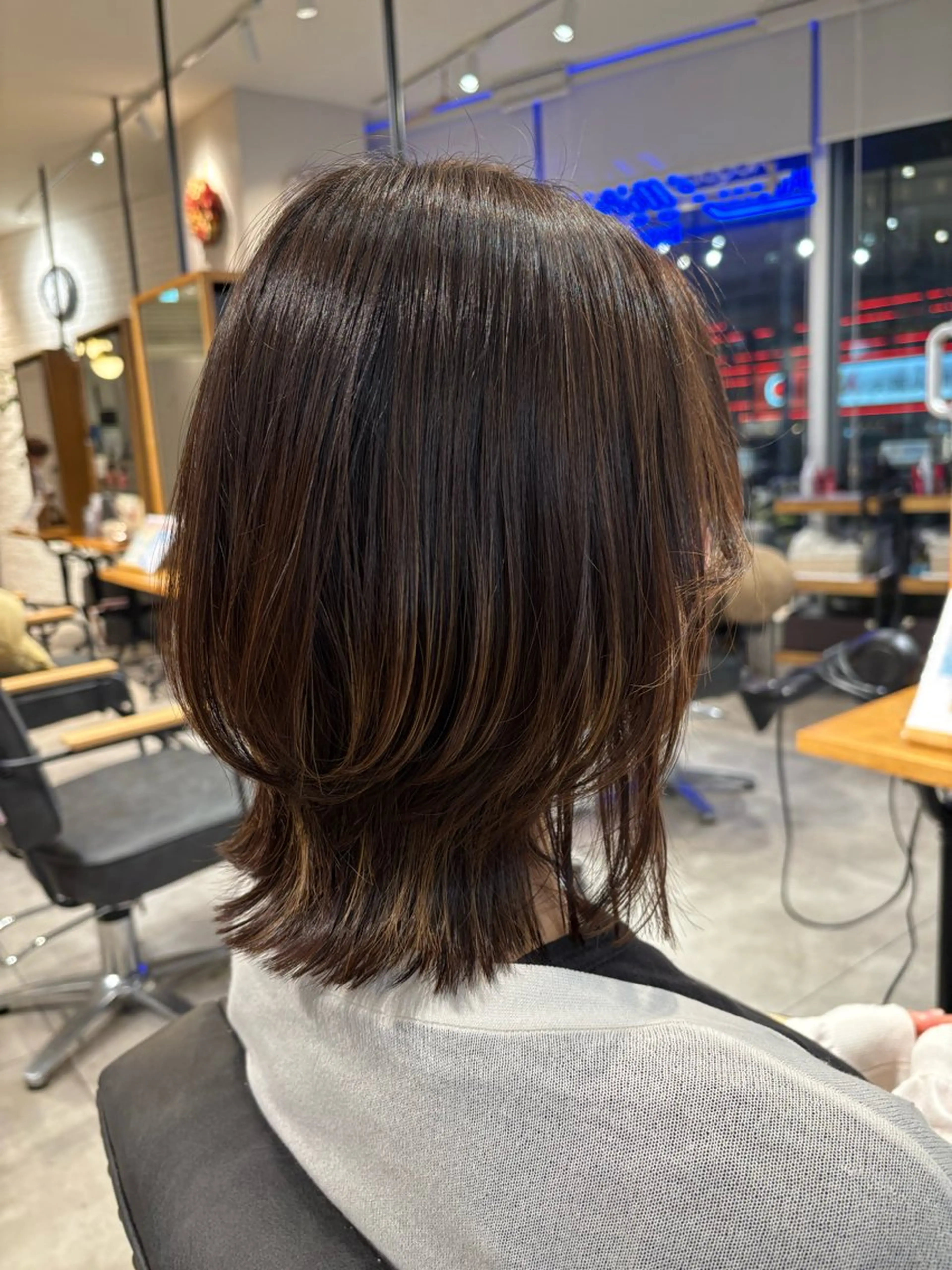 ミディアム ボブレイヤー ボブ レイヤーカット 杉本 瑠菜のヘアスタイル