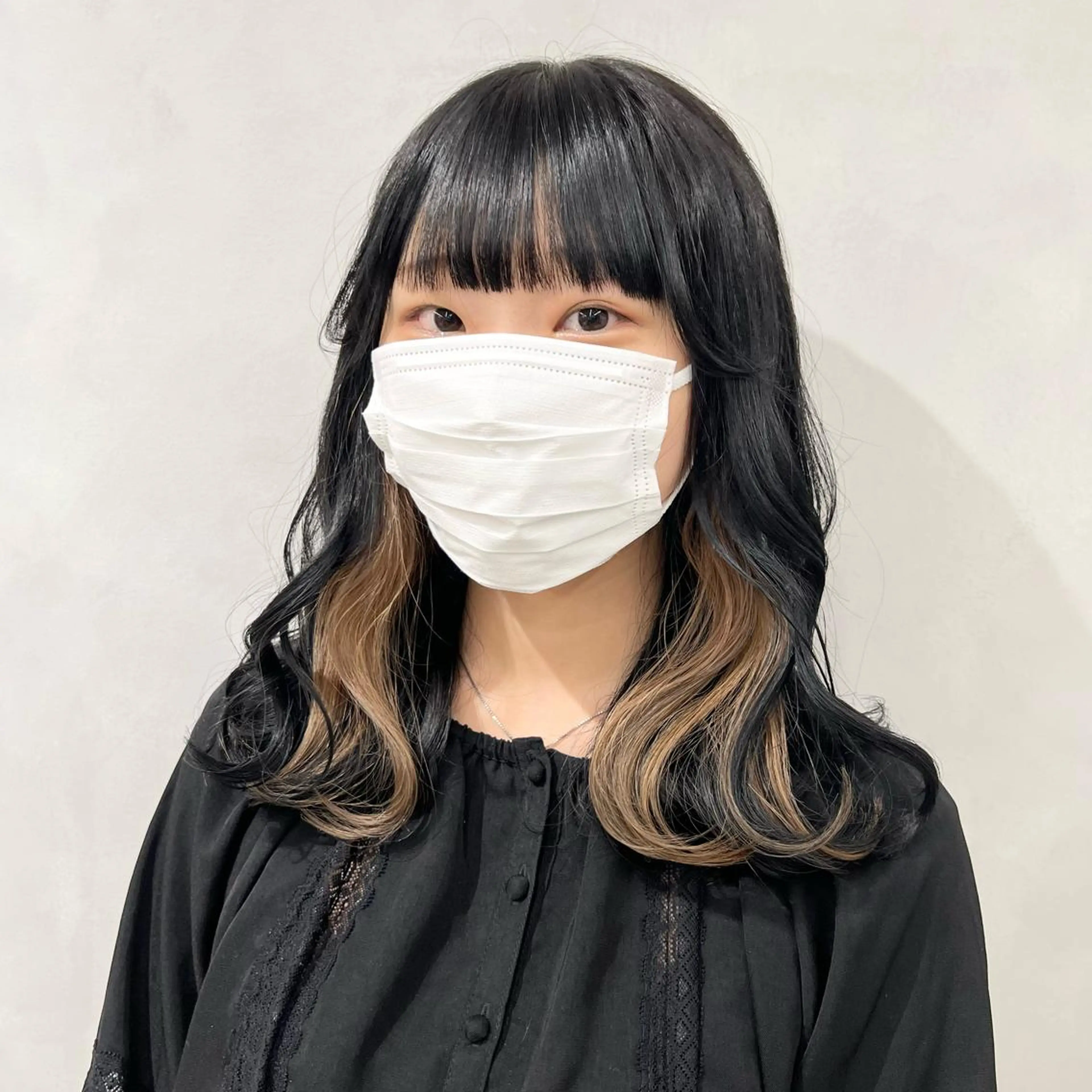 ミディアム カラー ヘアカラー 🩵ブリーチカラー 🐈MIORI🩵のヘアスタイル