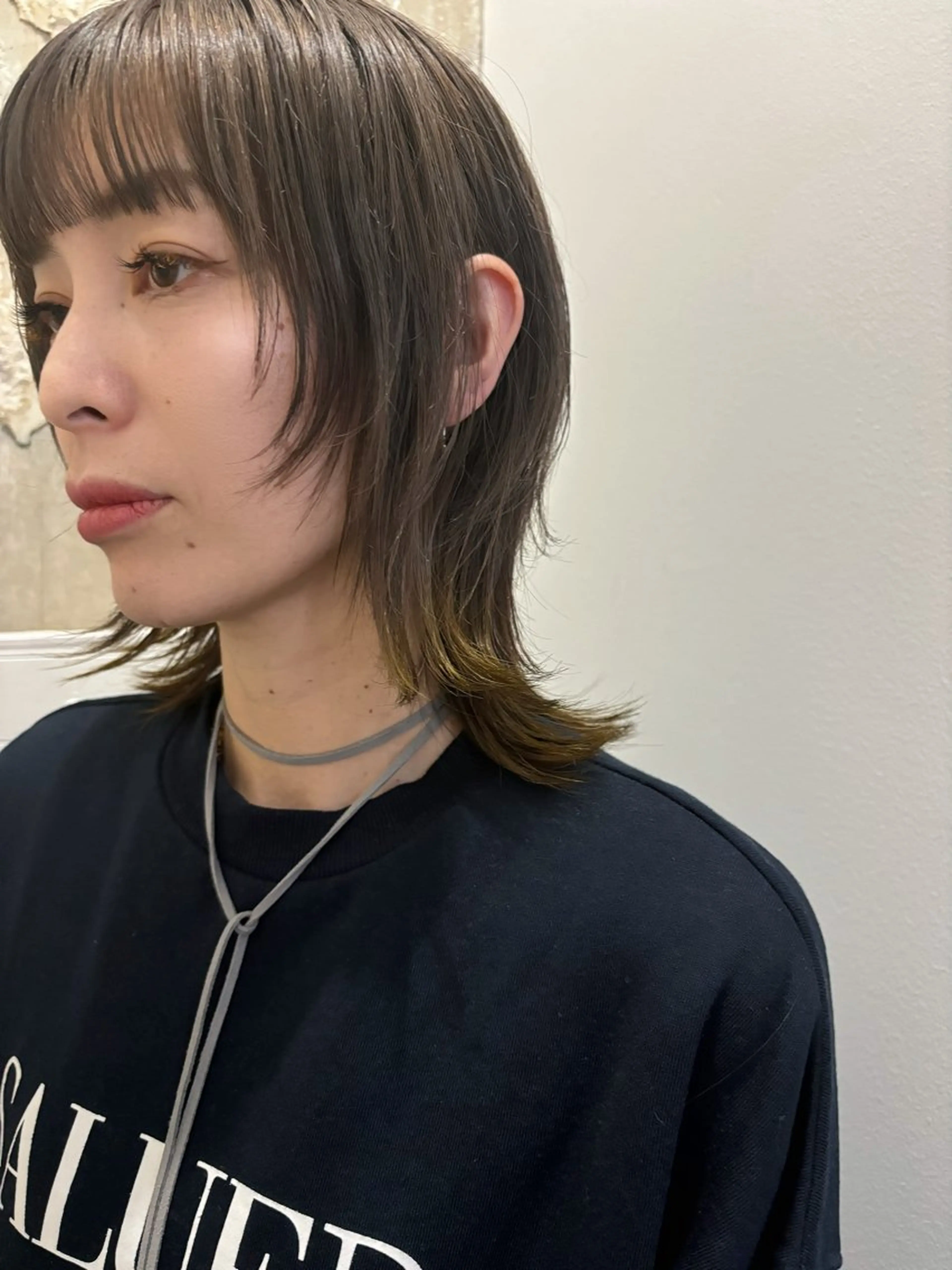 ミディアム カラー 杉水 葉月のヘアスタイル