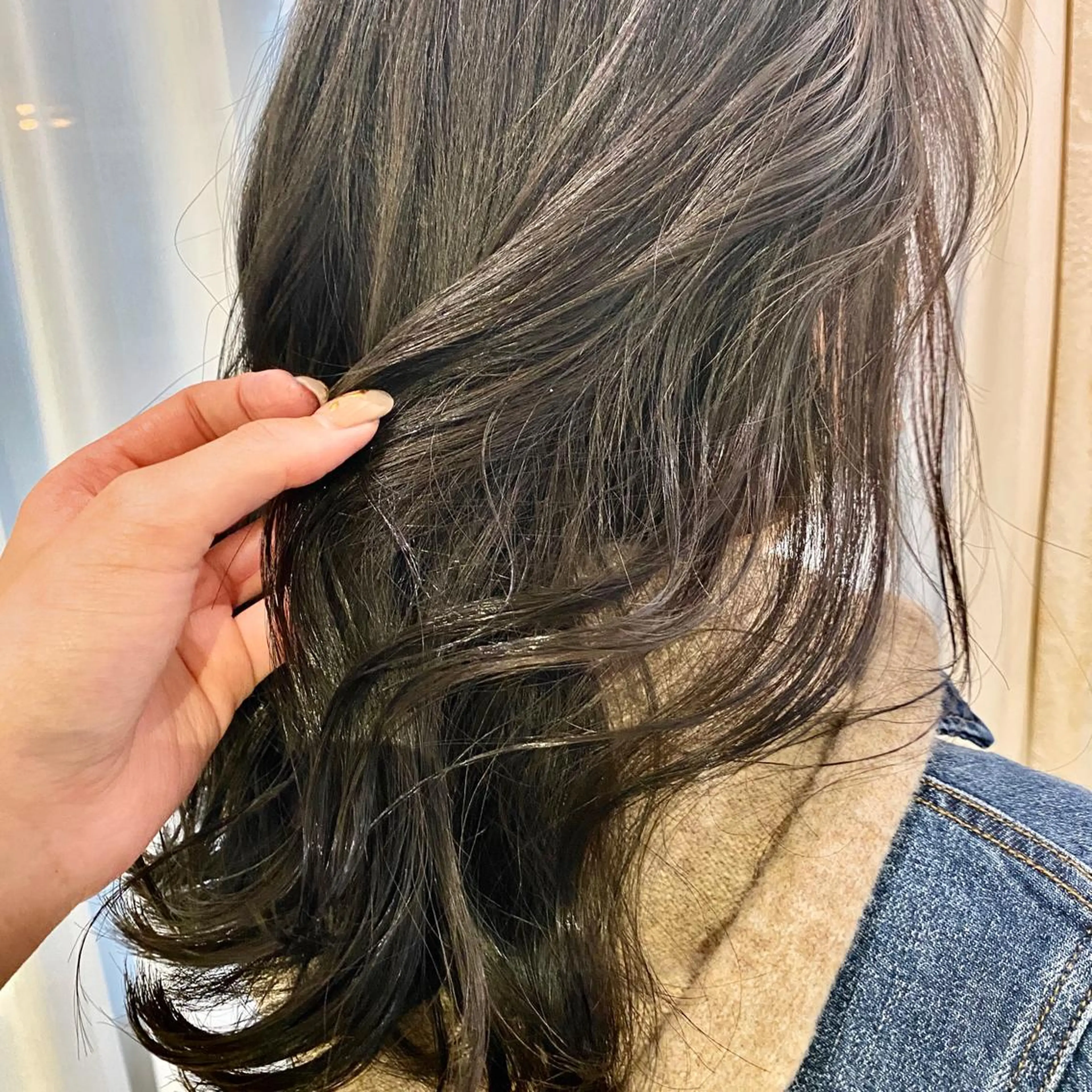 透明感カラー + 髪質改善ioLuトリートメント+ ReFaファインバブルVEENAの写真