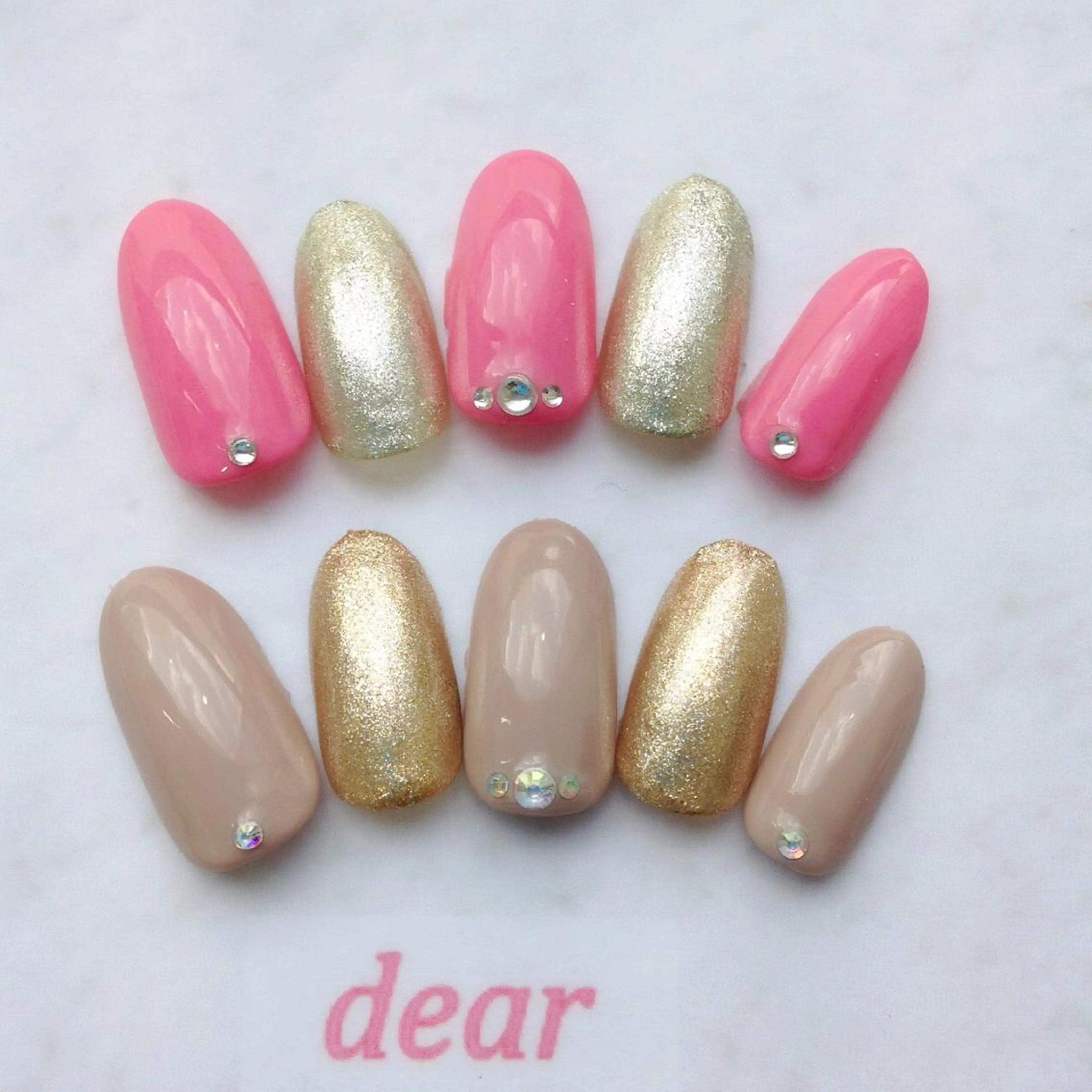 ネイル シンプルネイル エルネイル アシスタントのネイルデザイン