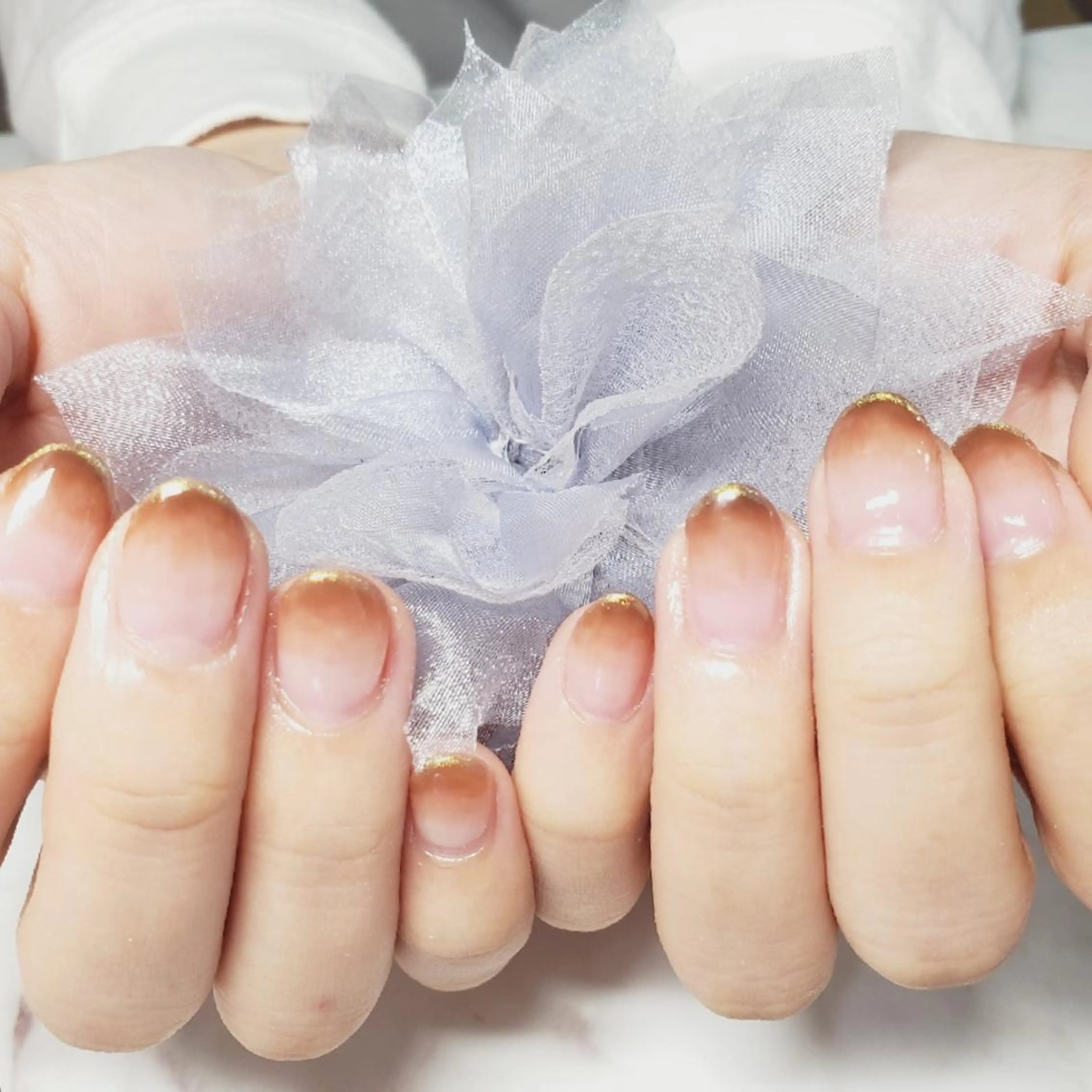 ネイル ゴールド グラデーション ハンドネイル ネイルサロンベルティ .ひとみのネイルデザイン