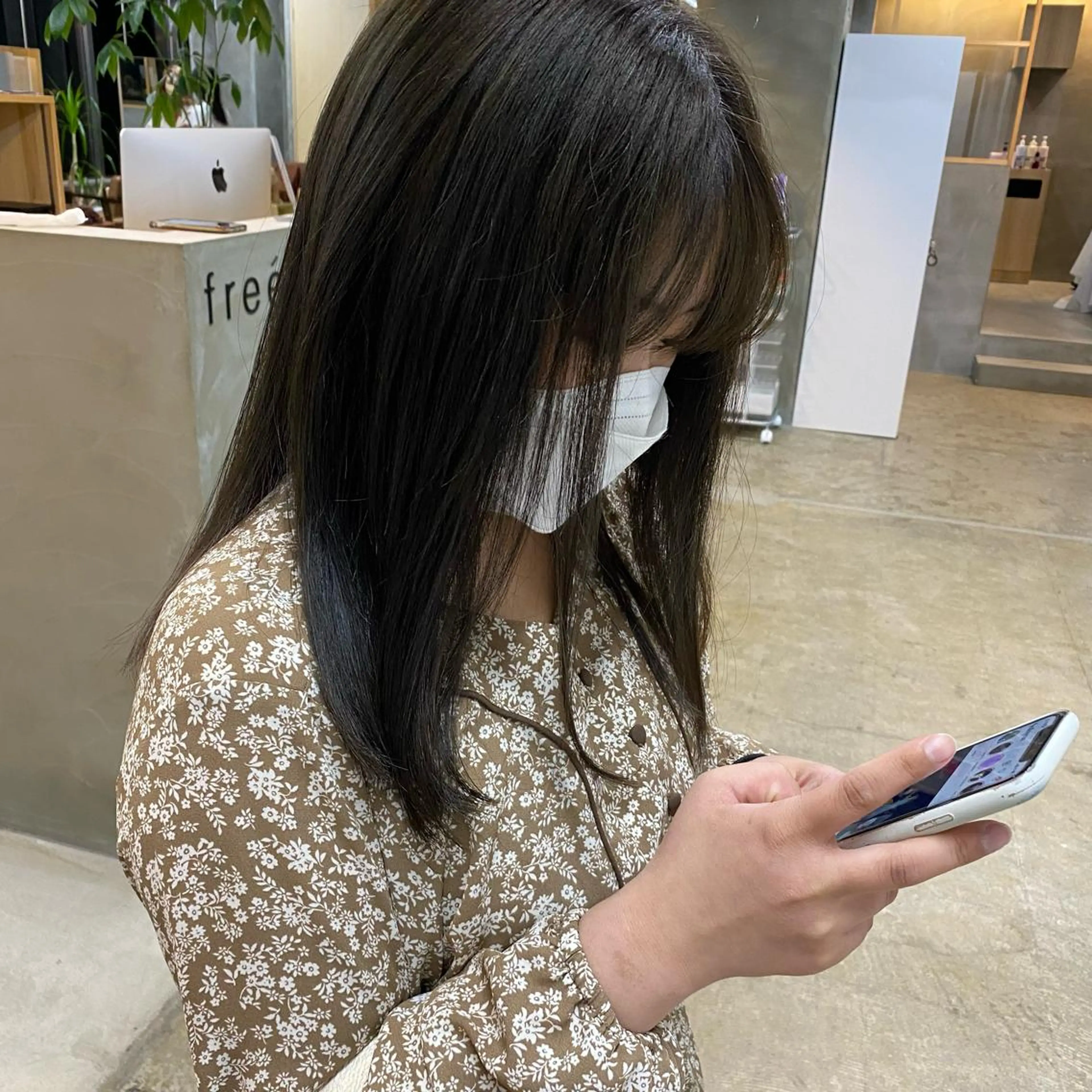 ミディアム シミズ アスカのヘアスタイル