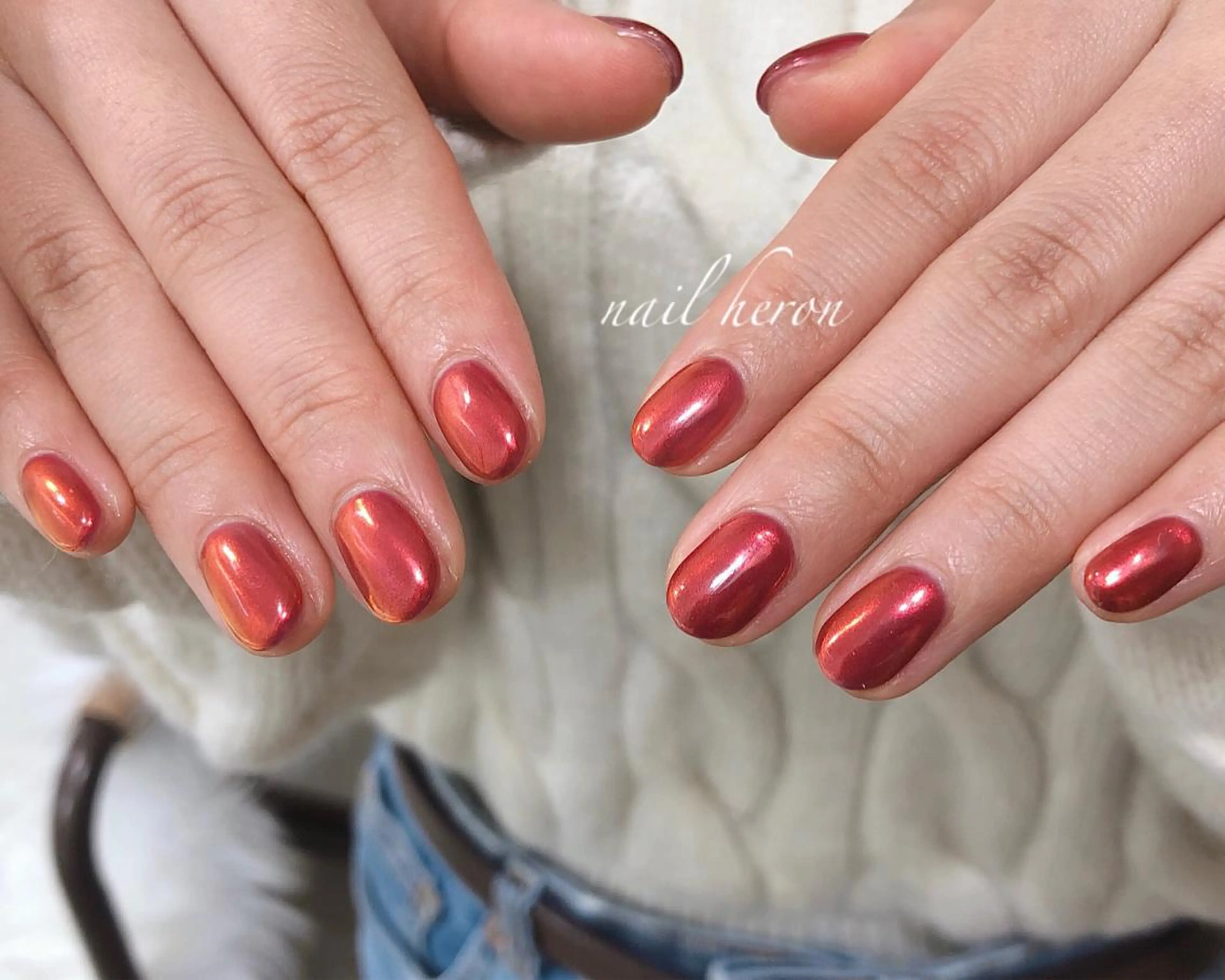 ネイル オーロラネイル 赤色 ハンドネイル nail heron所属・saki_ nail heronのネイルデザイン