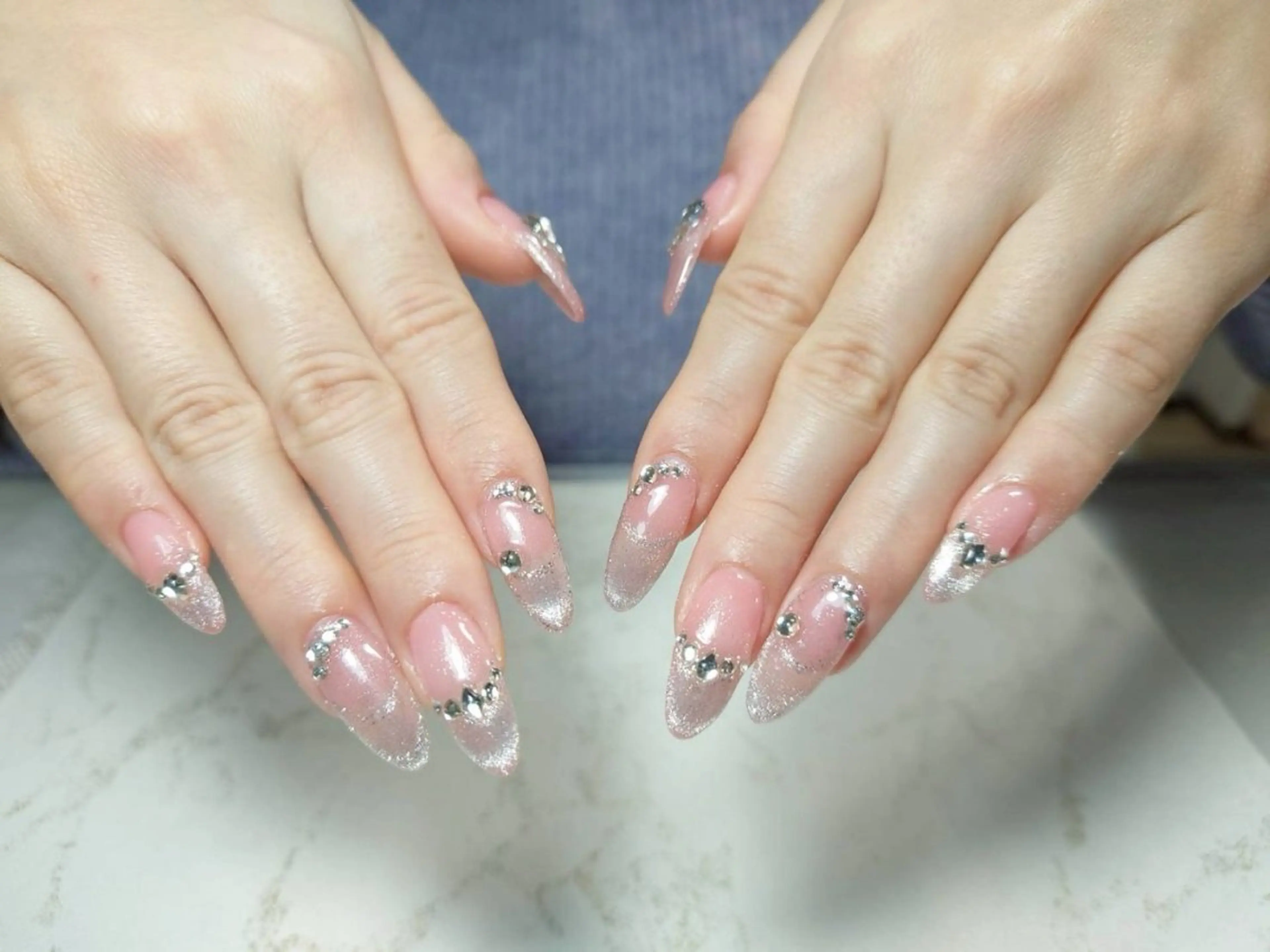 ネイル ハンドネイル Amber10 ネイルサロンのネイルデザイン