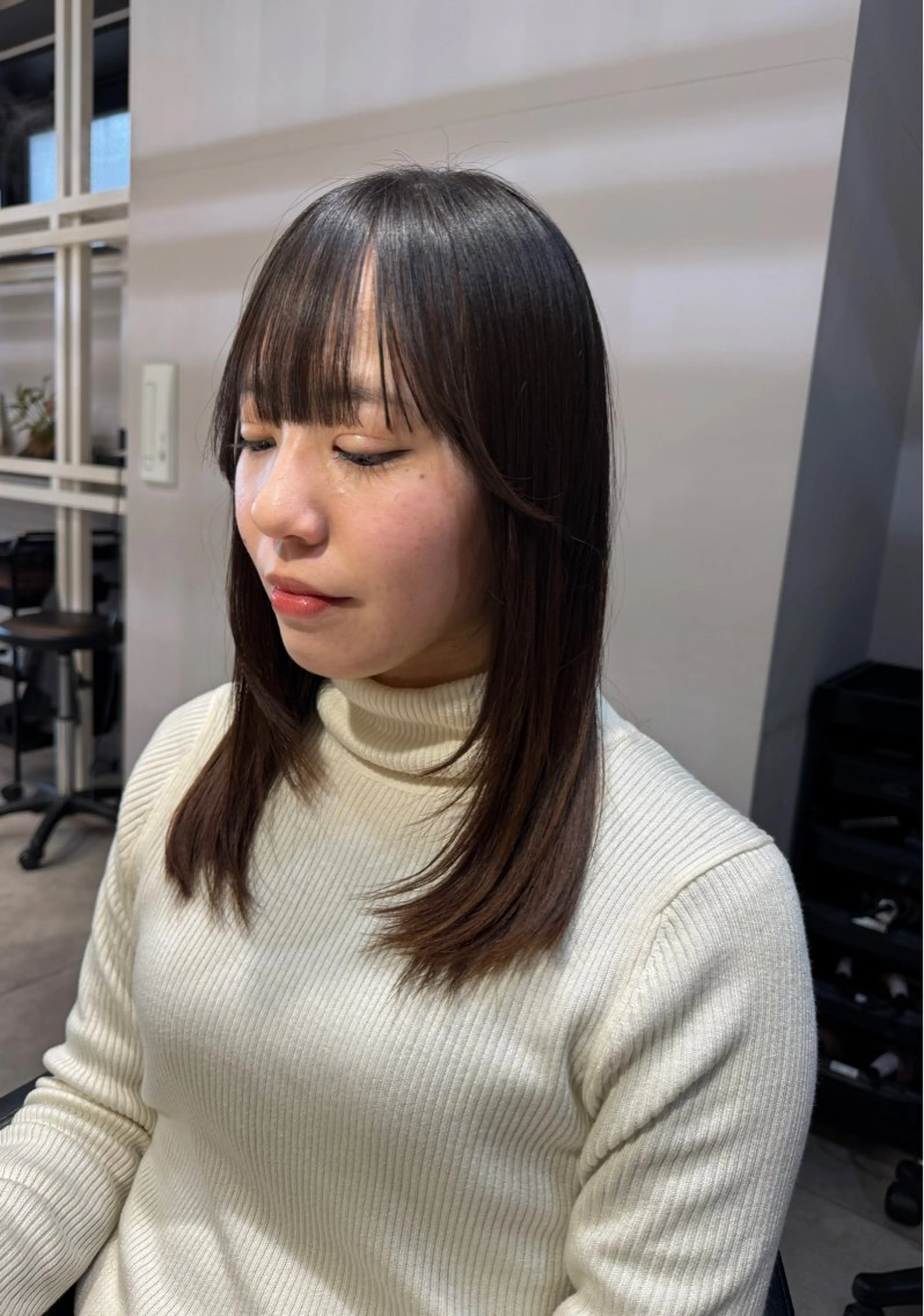 セミロング レイヤーカット カット 似合う髪型が 分からない方へのヘアスタイル