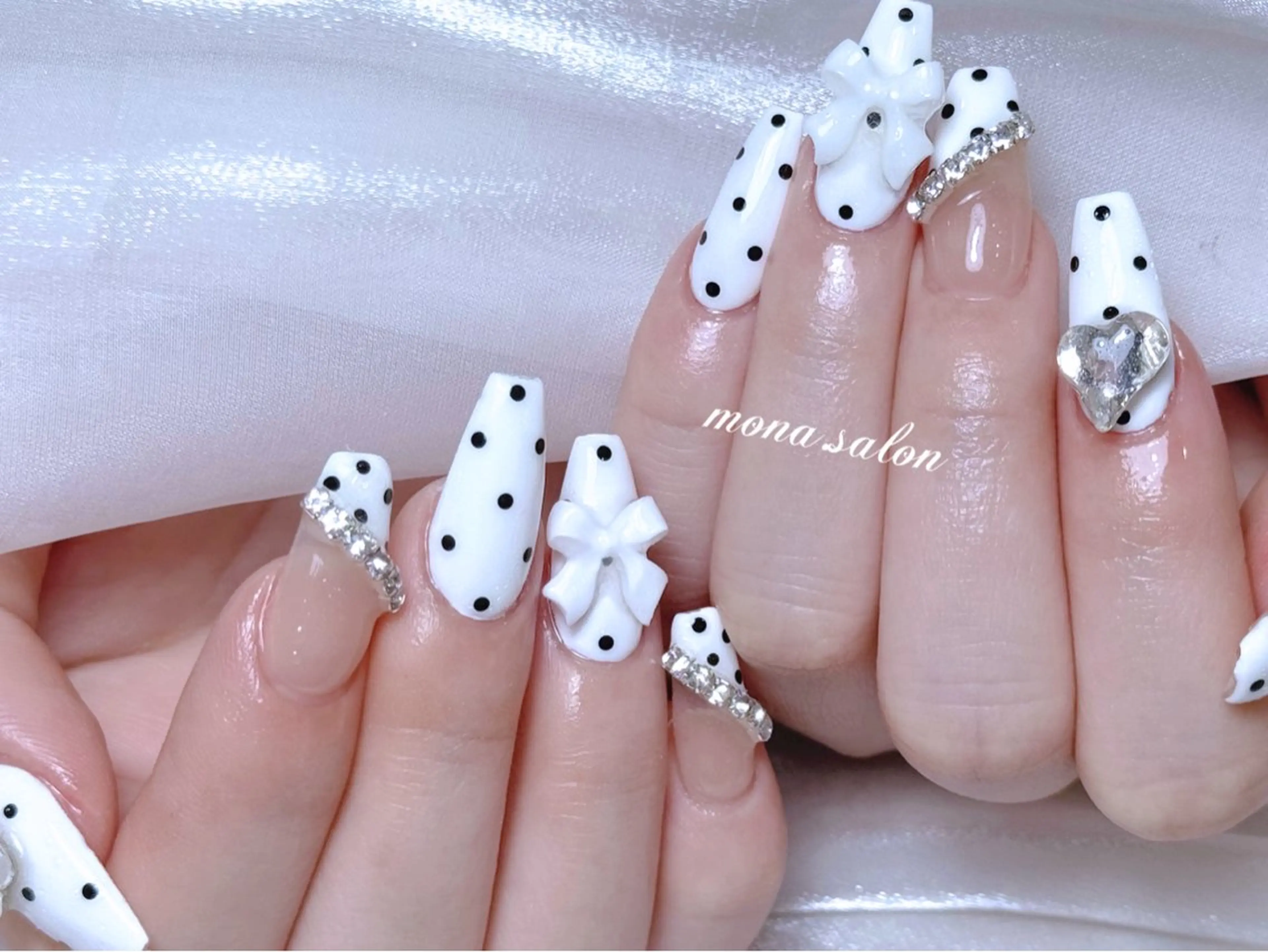 ネイル ハンドネイル Mona【パラジェル ・長さ出し専門店】のネイルデザイン