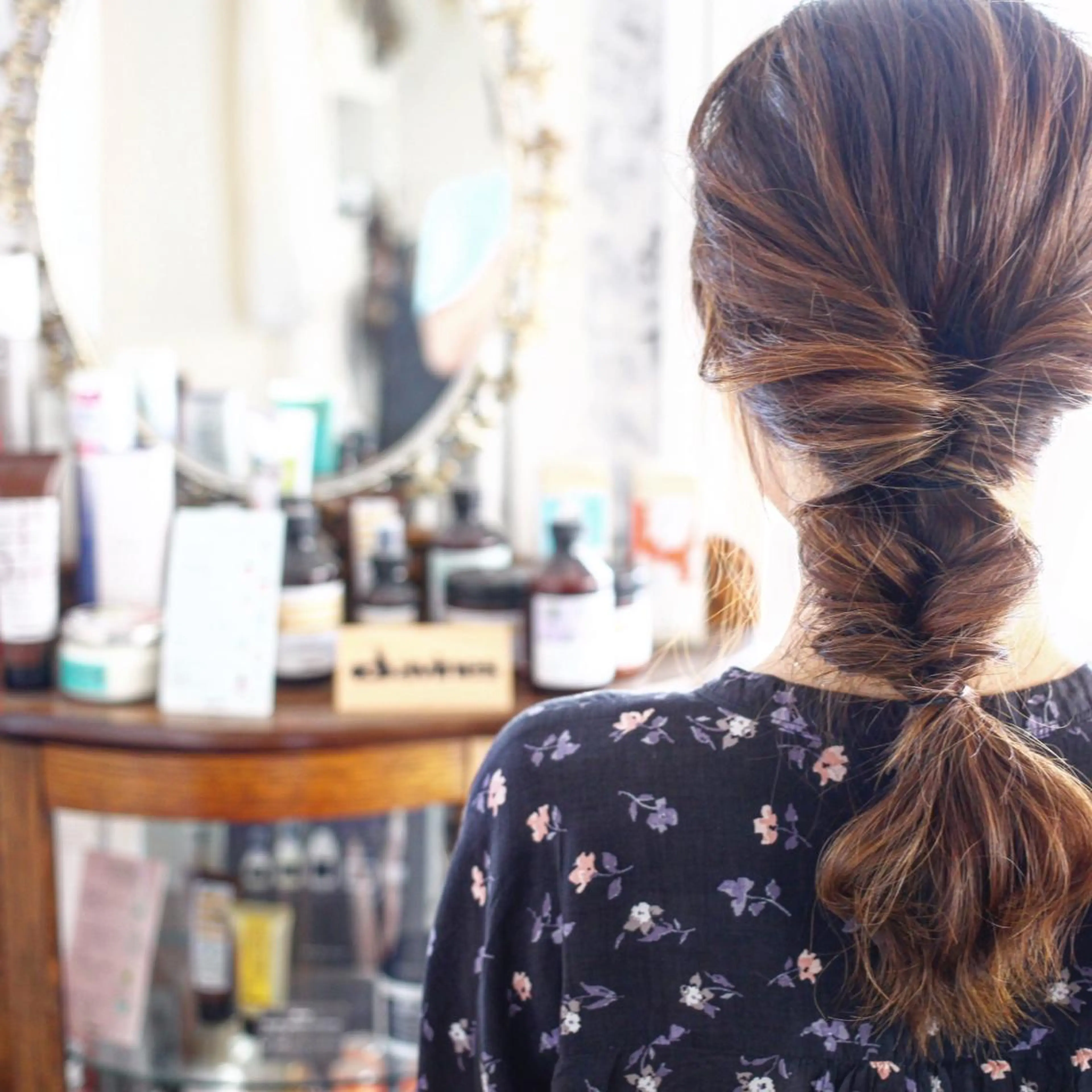 ミディアム カラー ヘアアレンジ アッシュ グラデーションカラー ハイライトカラー ハイライト Mariana/ 鶴原-ハイライトのヘアスタイル