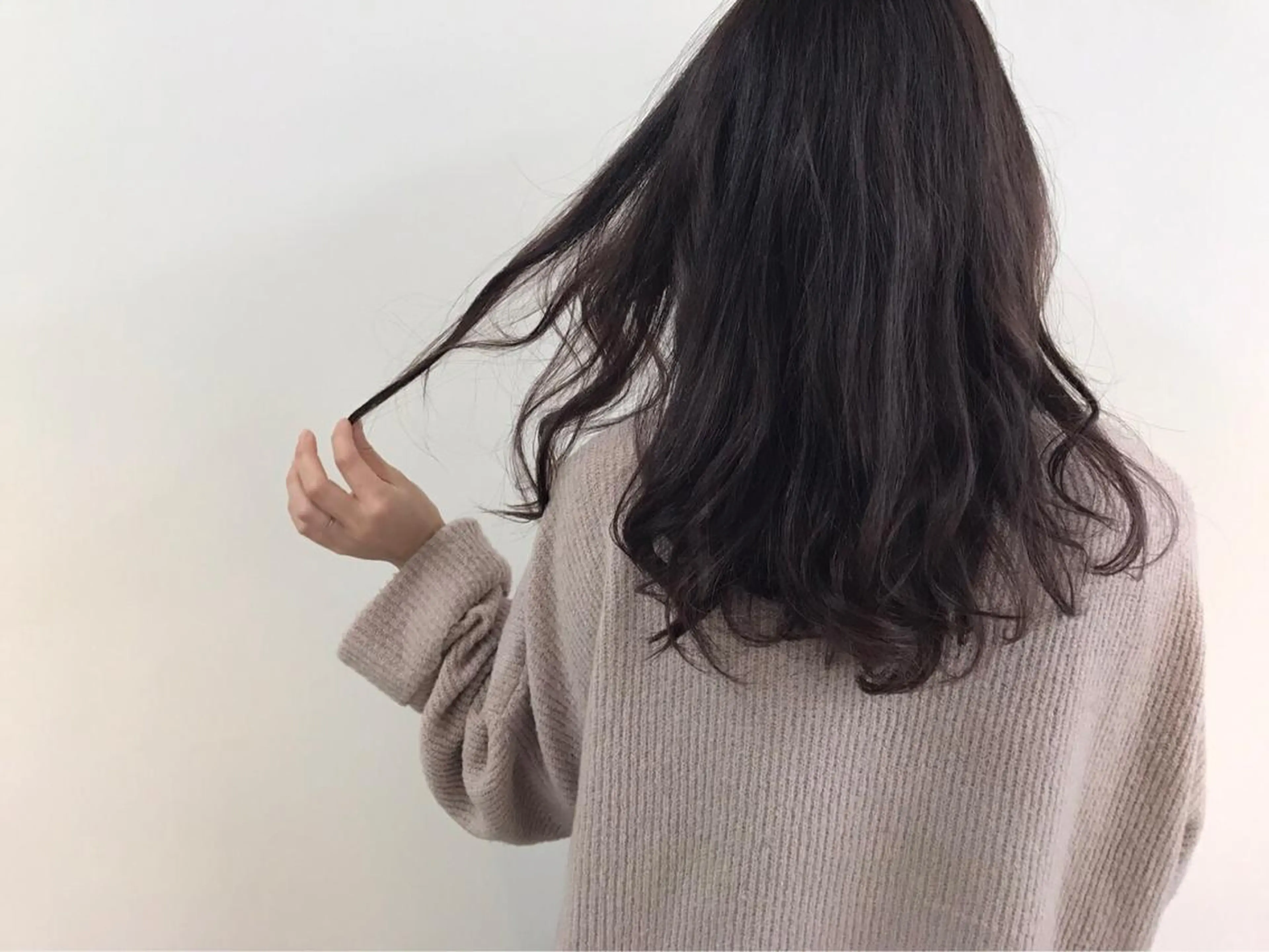セミロング タナカ タクヤのヘアスタイル