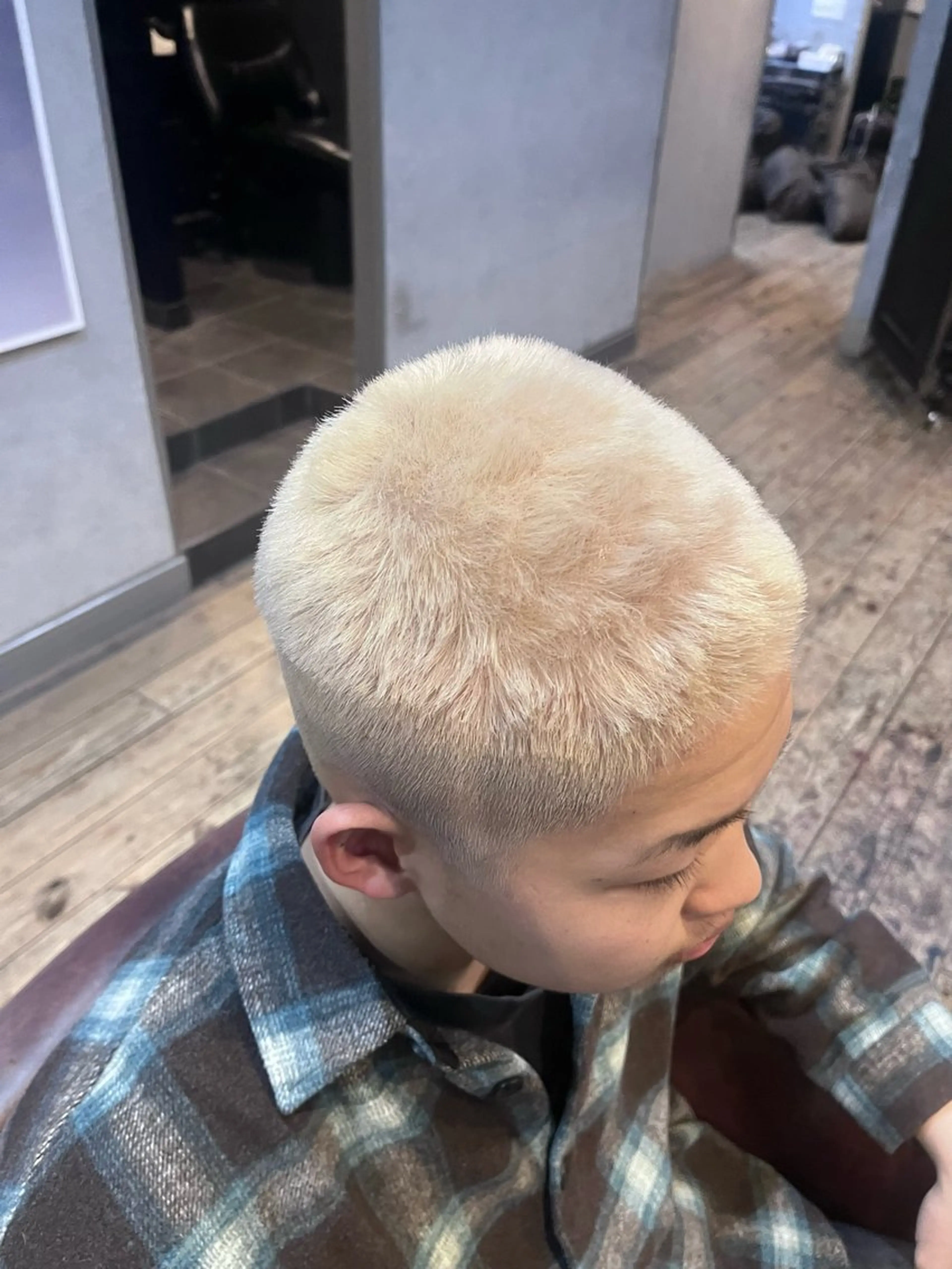 カラー ミウラ ナオヤのヘアスタイル