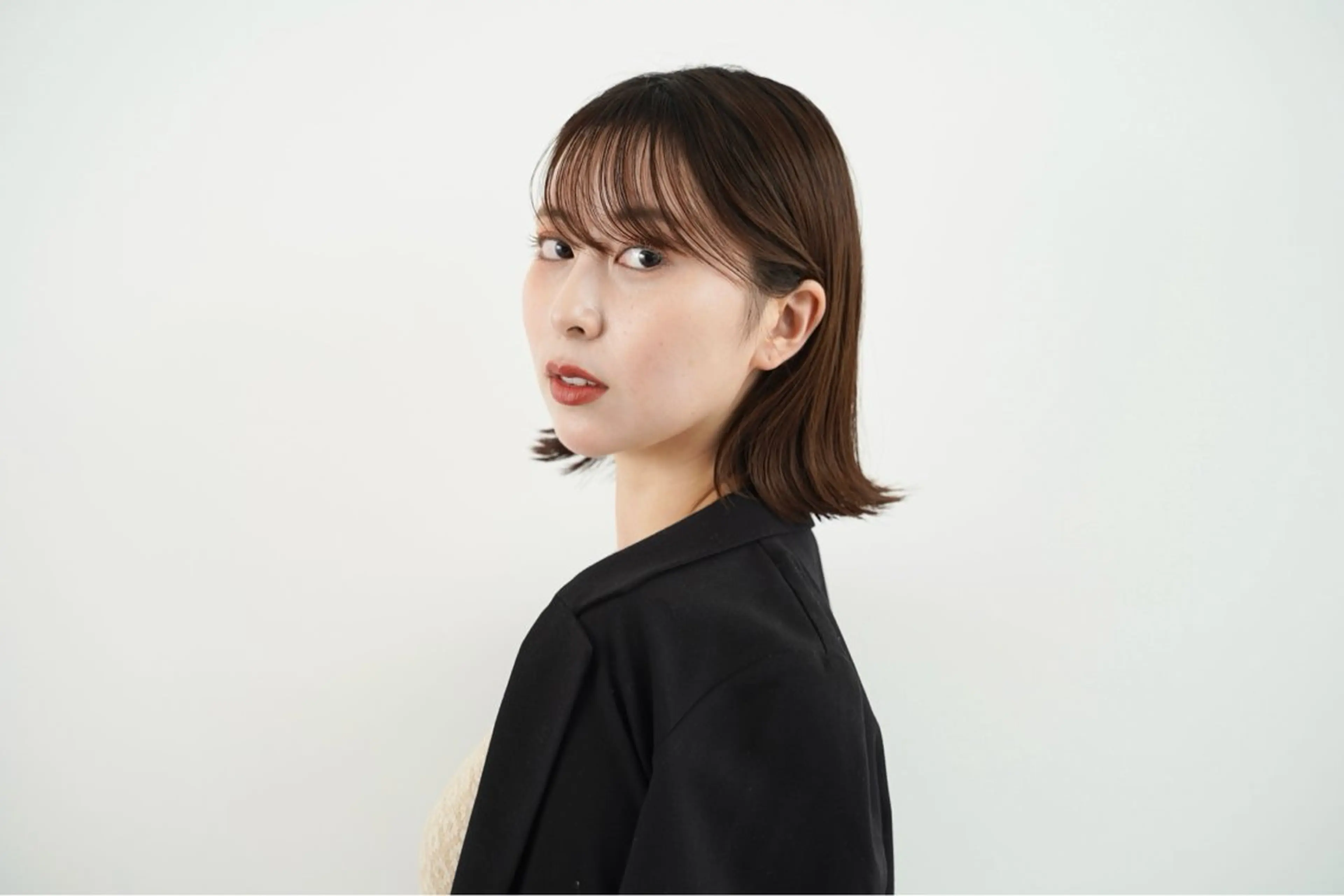 ミディアム ボブ 髪質改善 カット ヘアカラー 縮毛矯正 トリートメント hoNua. 栄/透明感カラーのヘアスタイル