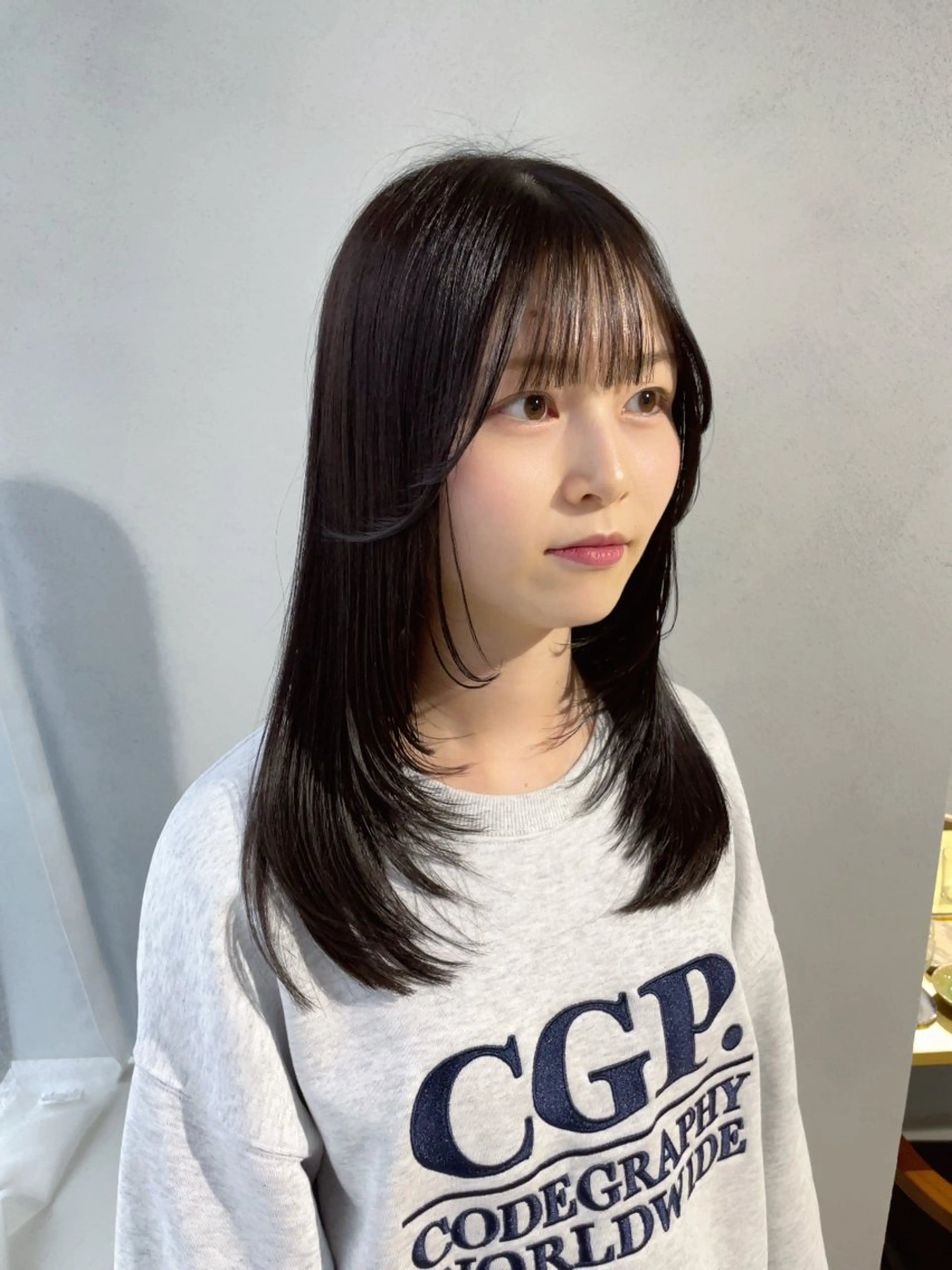 セミロング 顔まわりレイヤー レイヤーカット カット トリートメント 【表参道】Ruri デジタルパーマのヘアスタイル