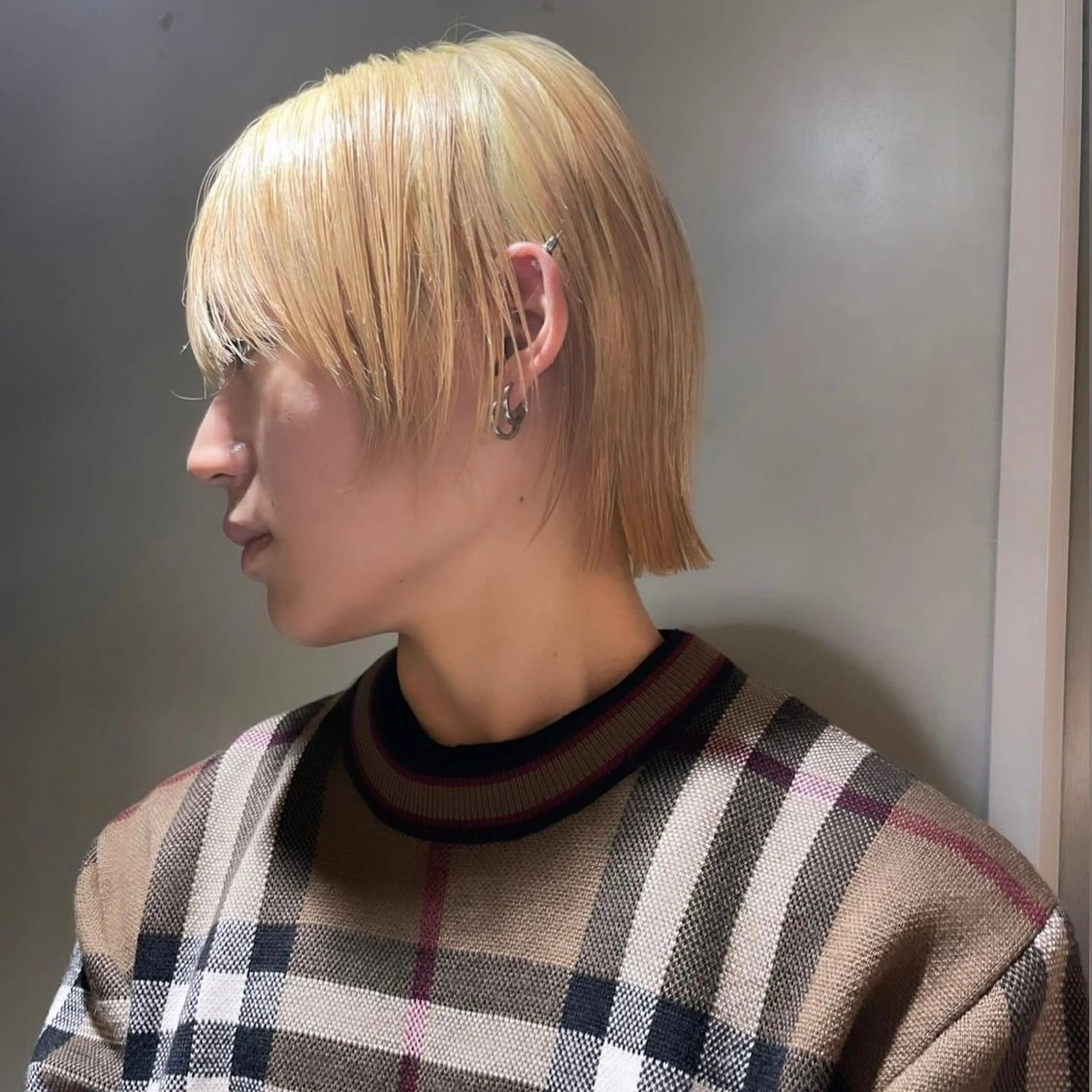 ショート カラー 抜きっぱなしブロンド ブロンド カット ヘアカラー ブロンド／ブリーチ 【SITY.】のヘアスタイル