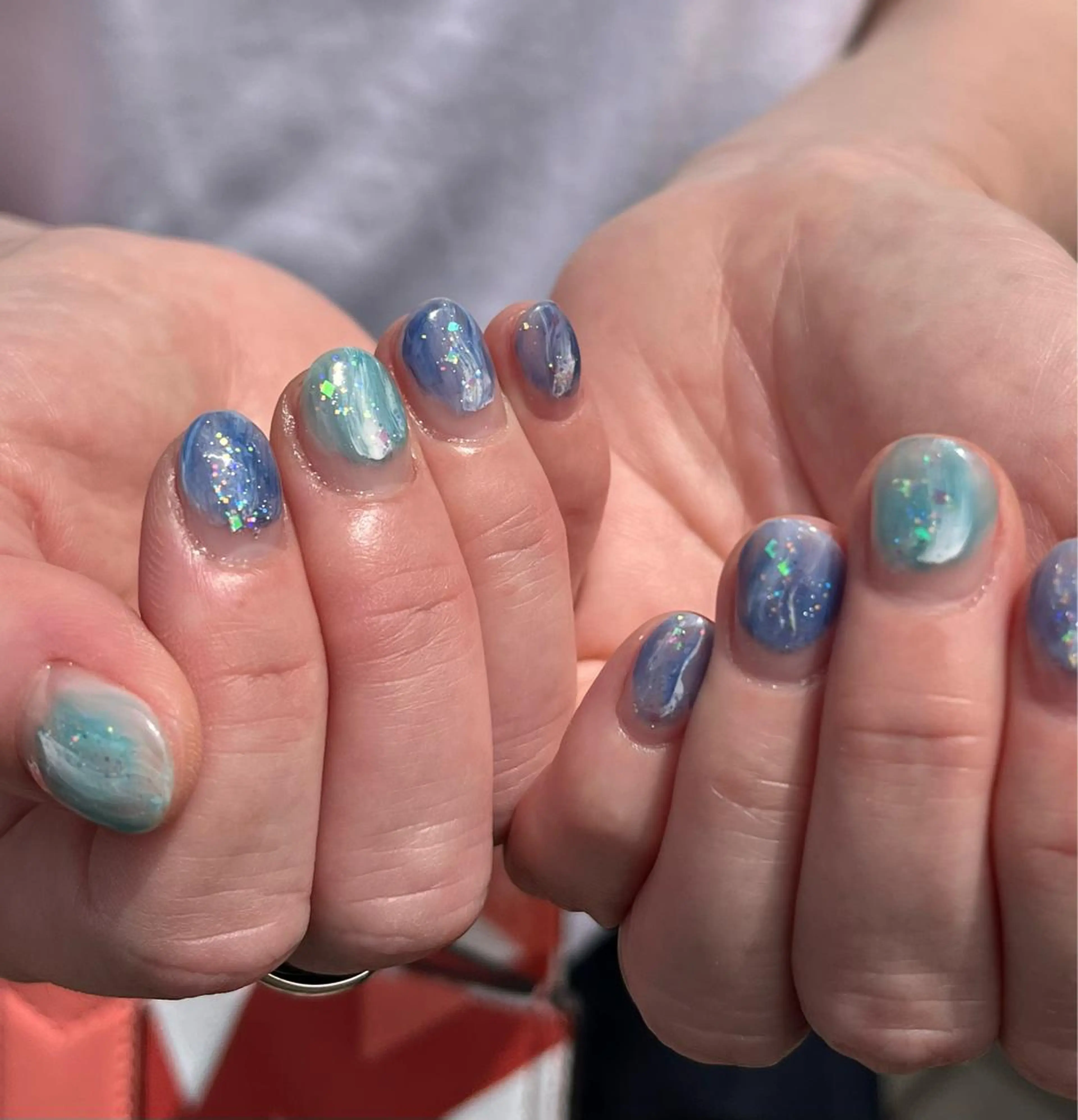 ネイル ブルー キラキラネイル ニュアンスネイル ハンドネイル para ☀︎ sol by BECK所属・Para Sol nail　Maoのネイルデザイン