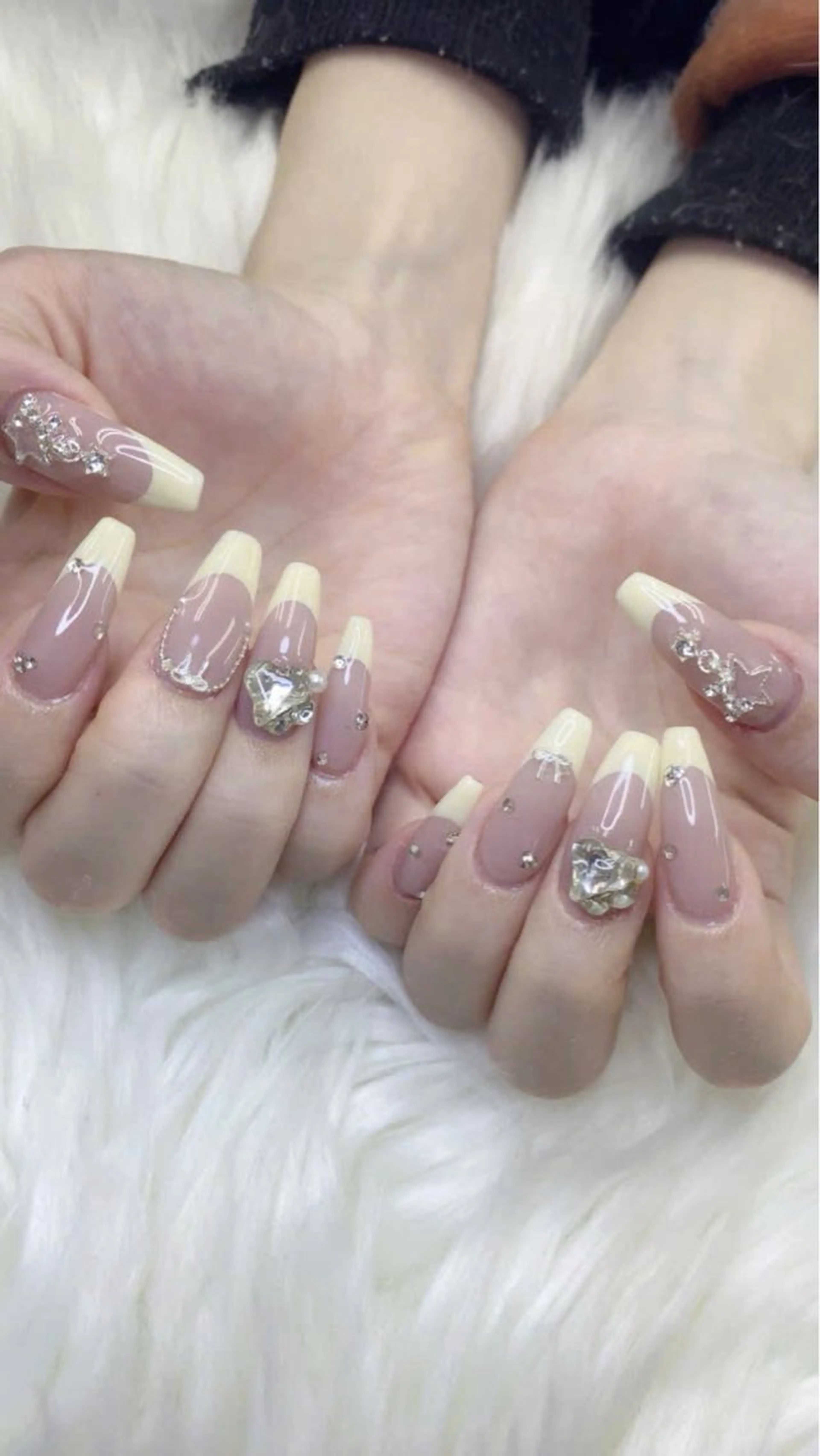 ネイル フレンチネイル グラデーション 韓国ネイル マグネットネイル ニュアンスネイル ハンドネイル ハンドケア Hara Nail 【パラジェル使用】のネイルデザイン