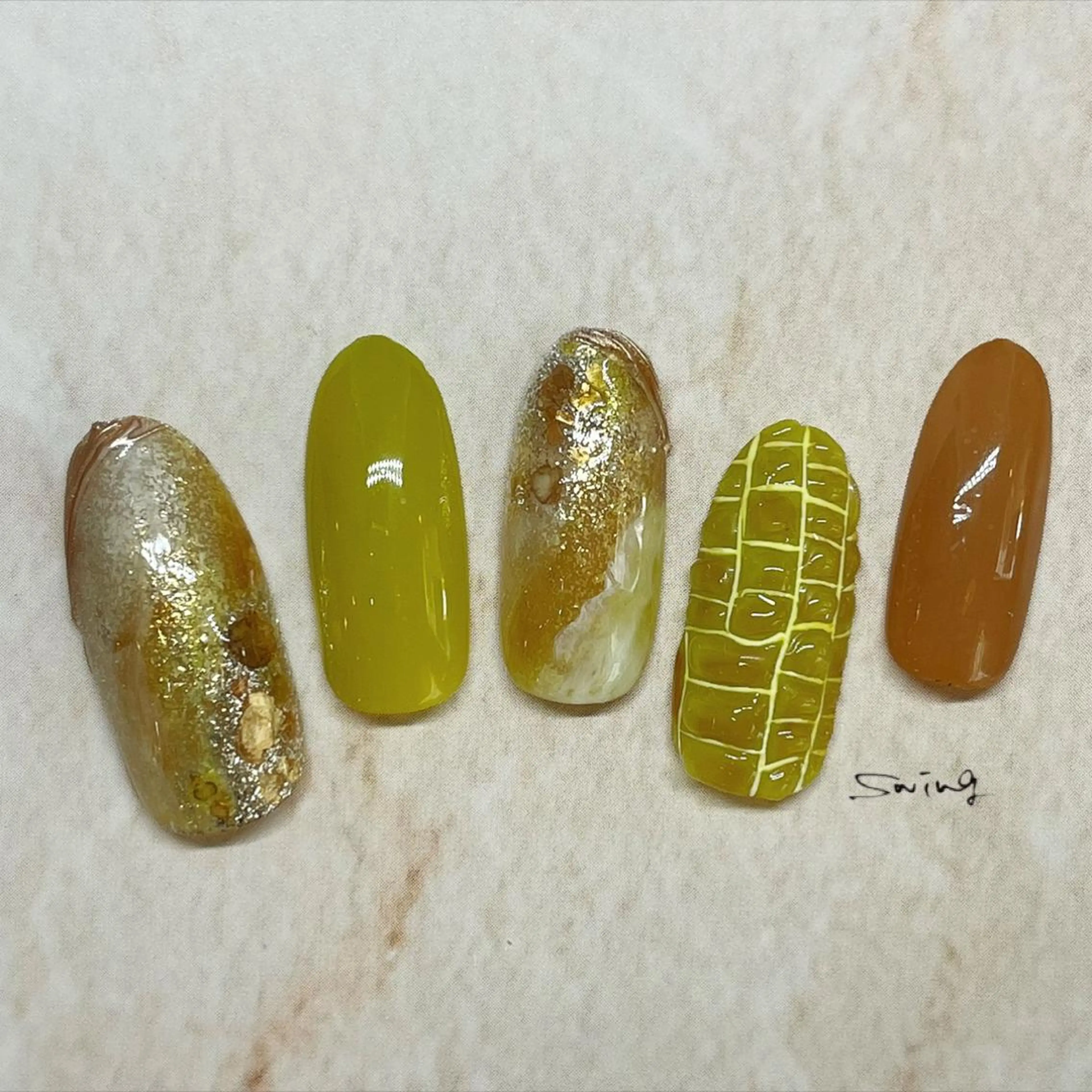 ネイル 黄色 SWING Nail Salon所属・Yoshida Takakoのネイルデザイン