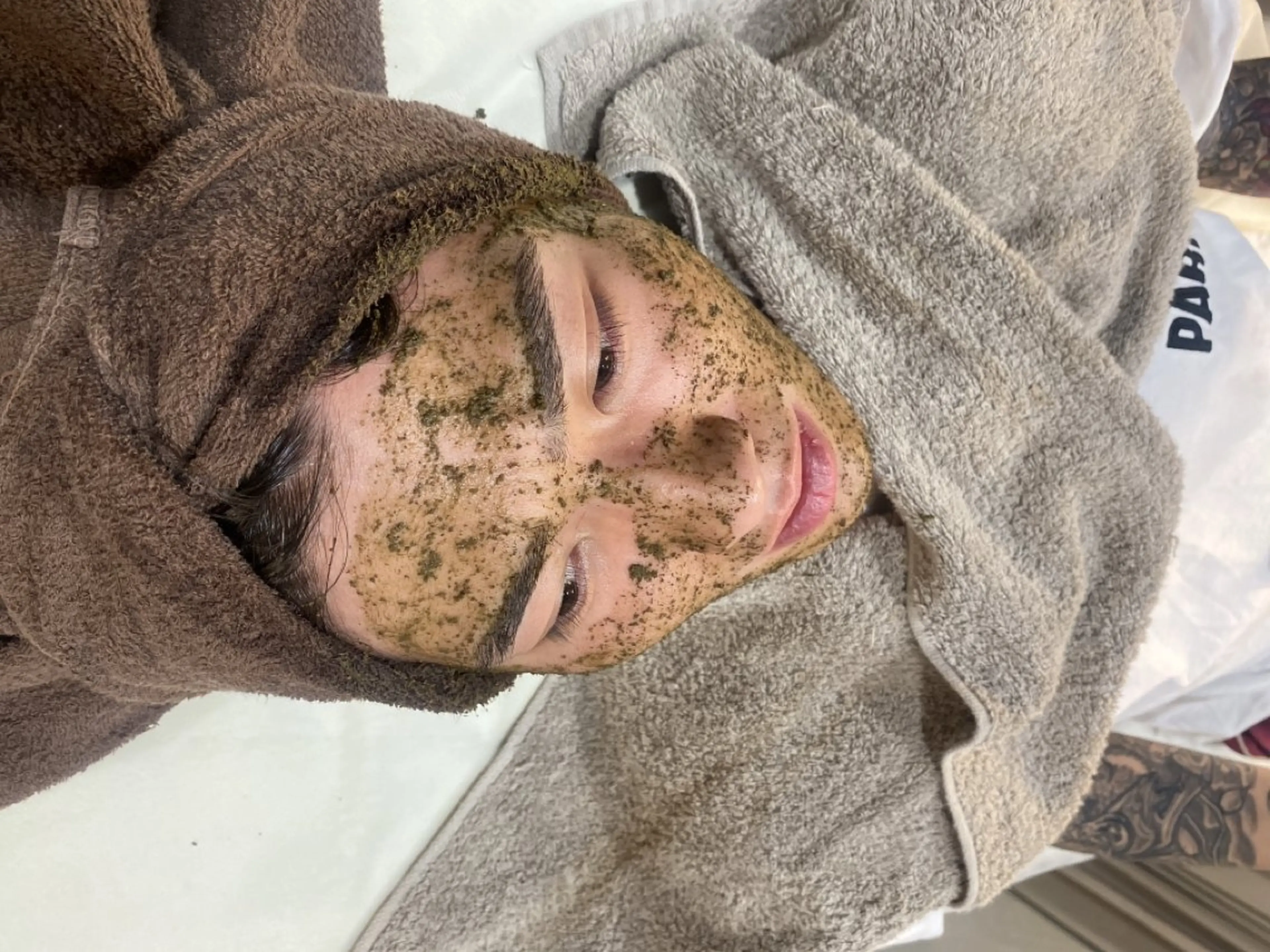 ハーブピーリング専門 毛穴洗浄❤️眉waxのエステ・リラクイメージ