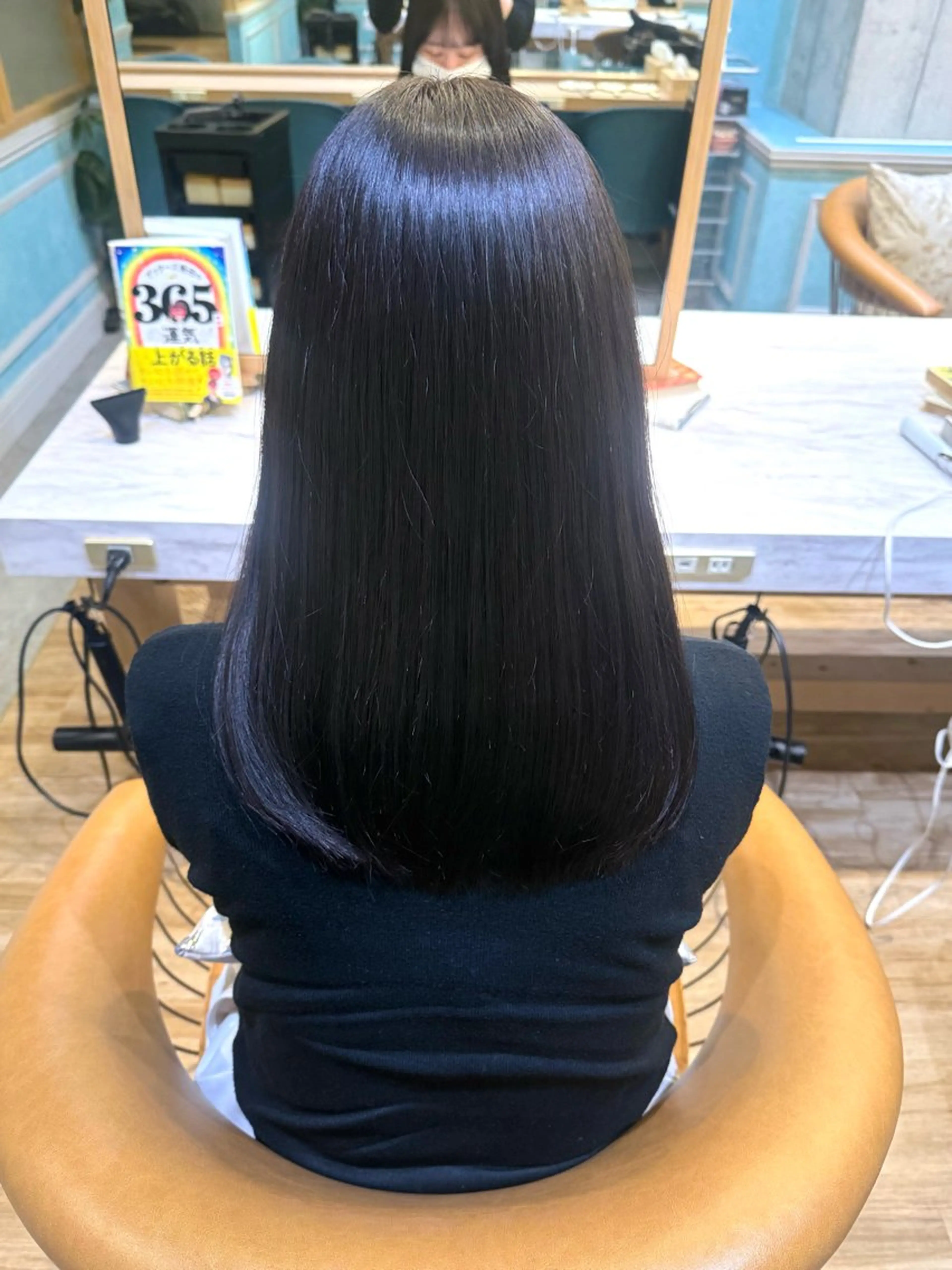 ロング カラー 岩倉 白乃のヘアスタイル