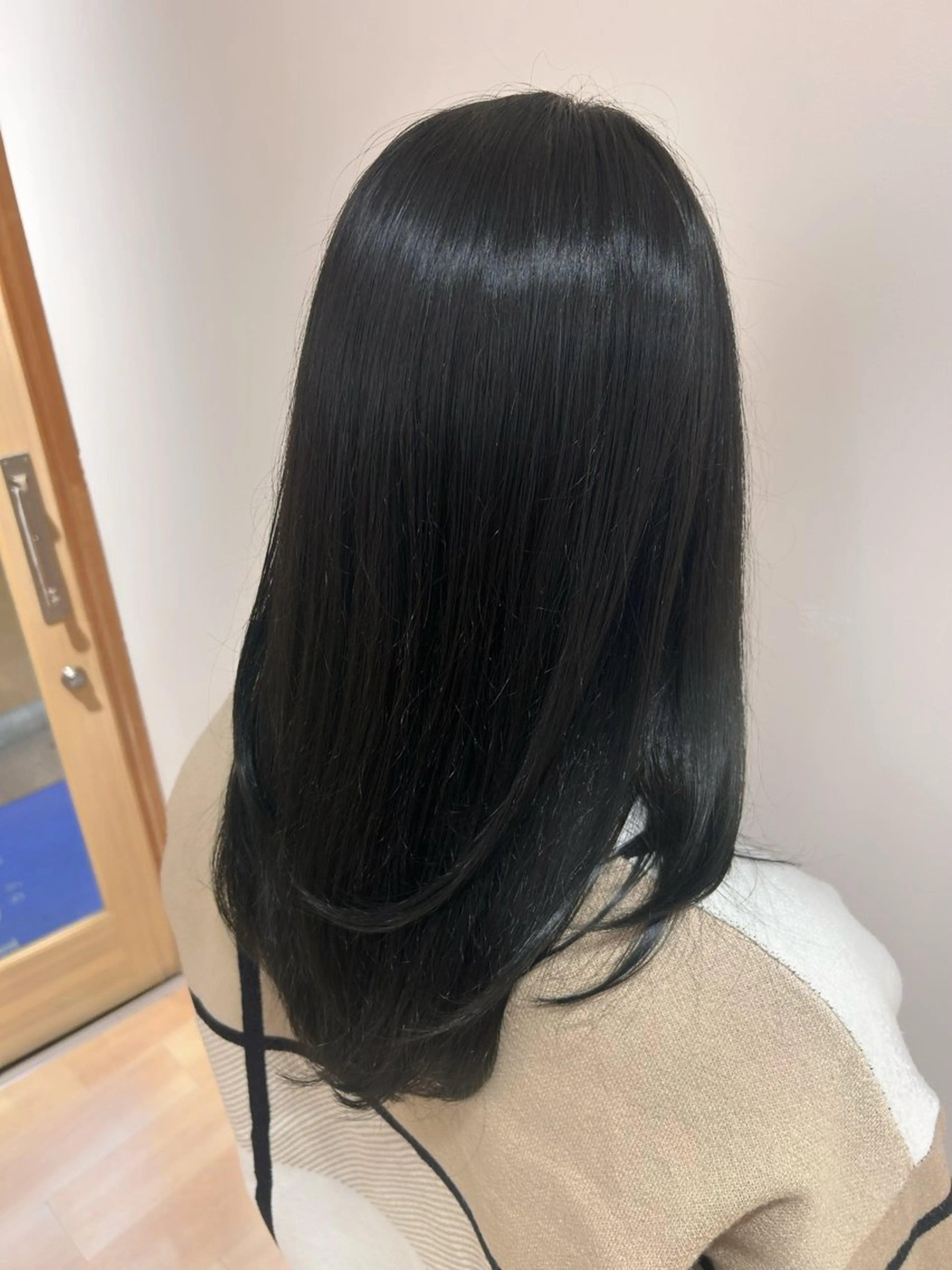 カラー 黒髪 ブルーカラー ブルーブラック カット ヘアカラー トリートメント 🎀natsuki /モテカラーのヘアスタイル