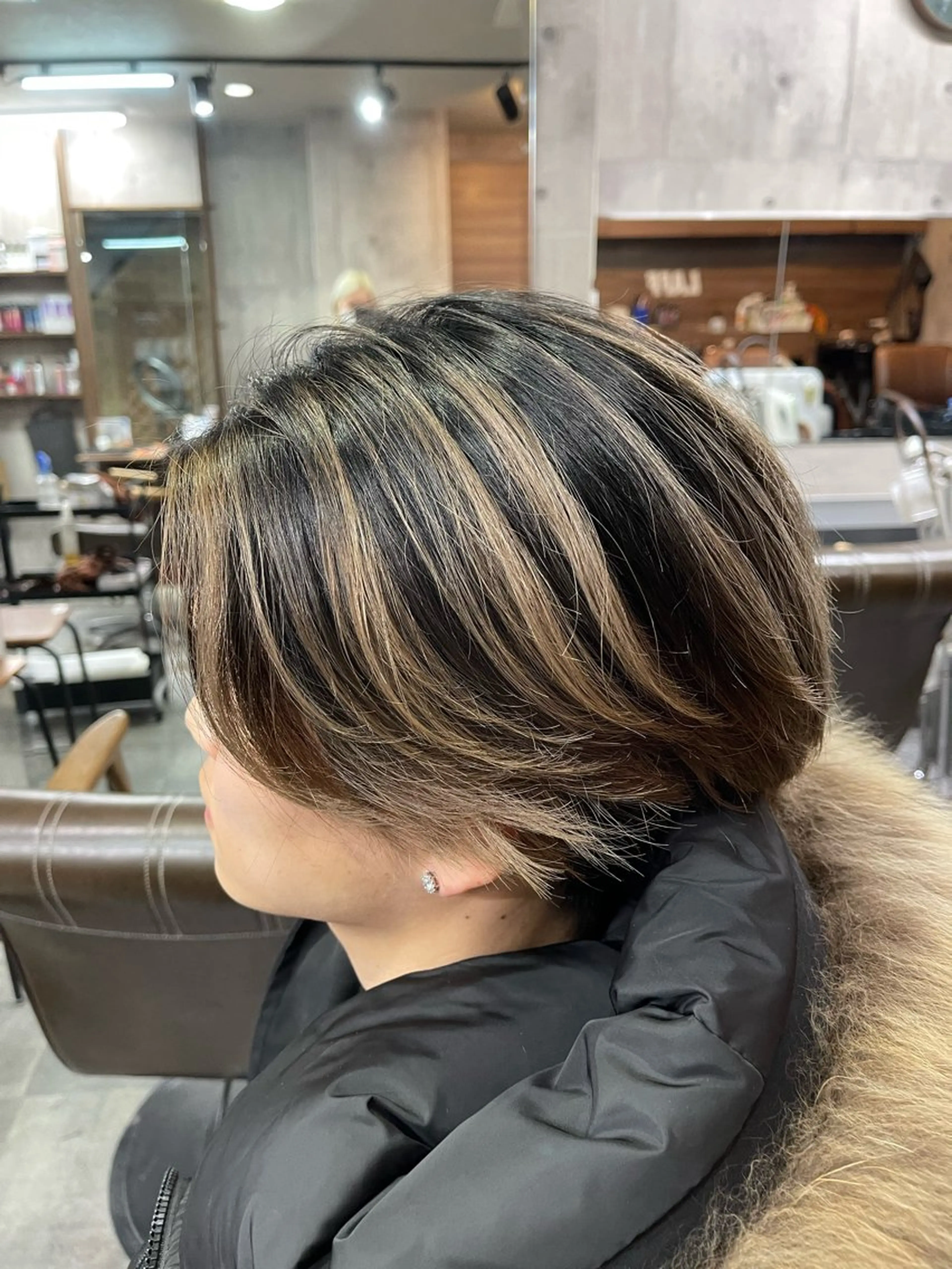 ショート メンズ メンズバレイヤージュ レイヤーカット ブリーチ縮毛矯正 LAFFYuiのヘアスタイル