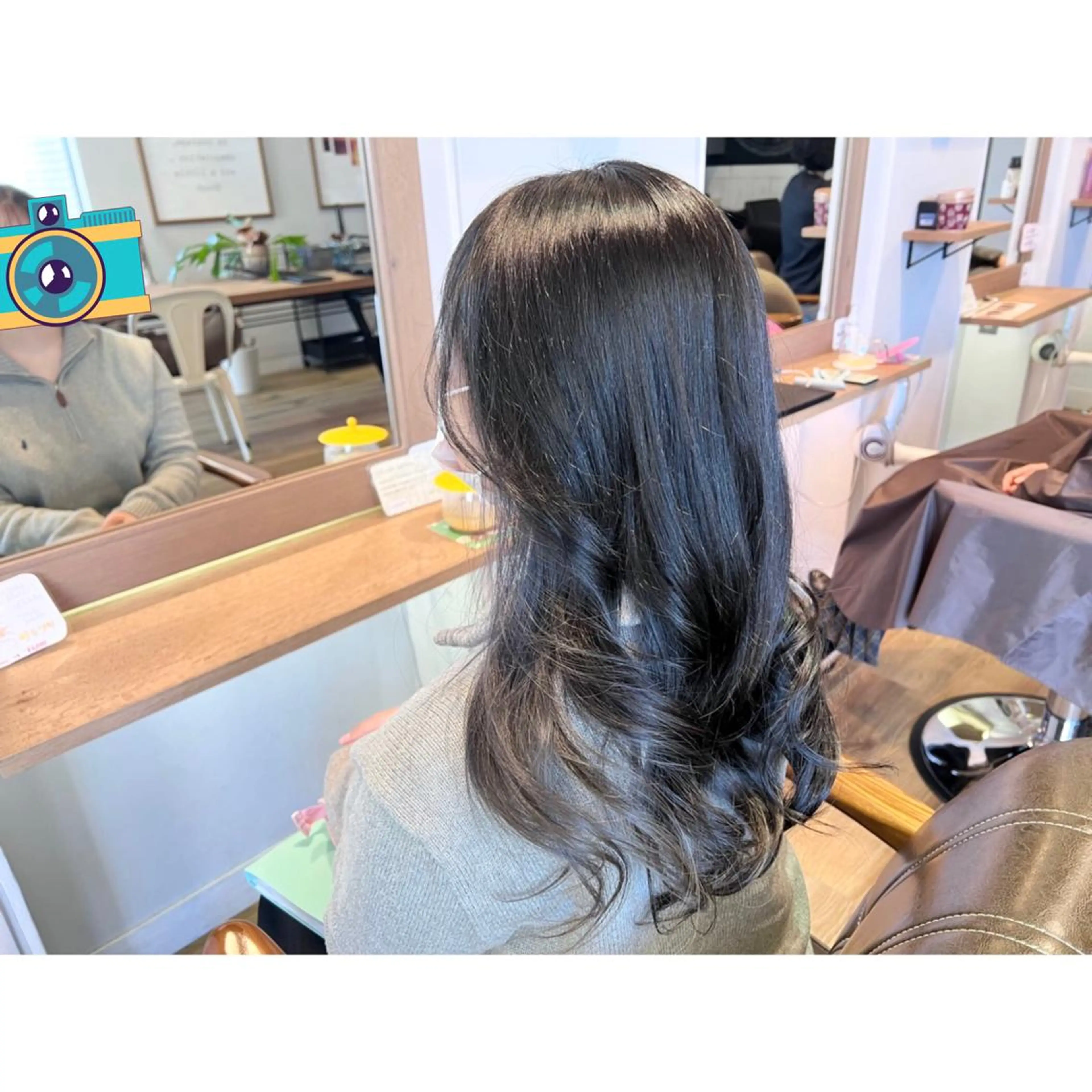 ロング カラー ヘアカラー トリートメント ツキダテ ユイのヘアスタイル