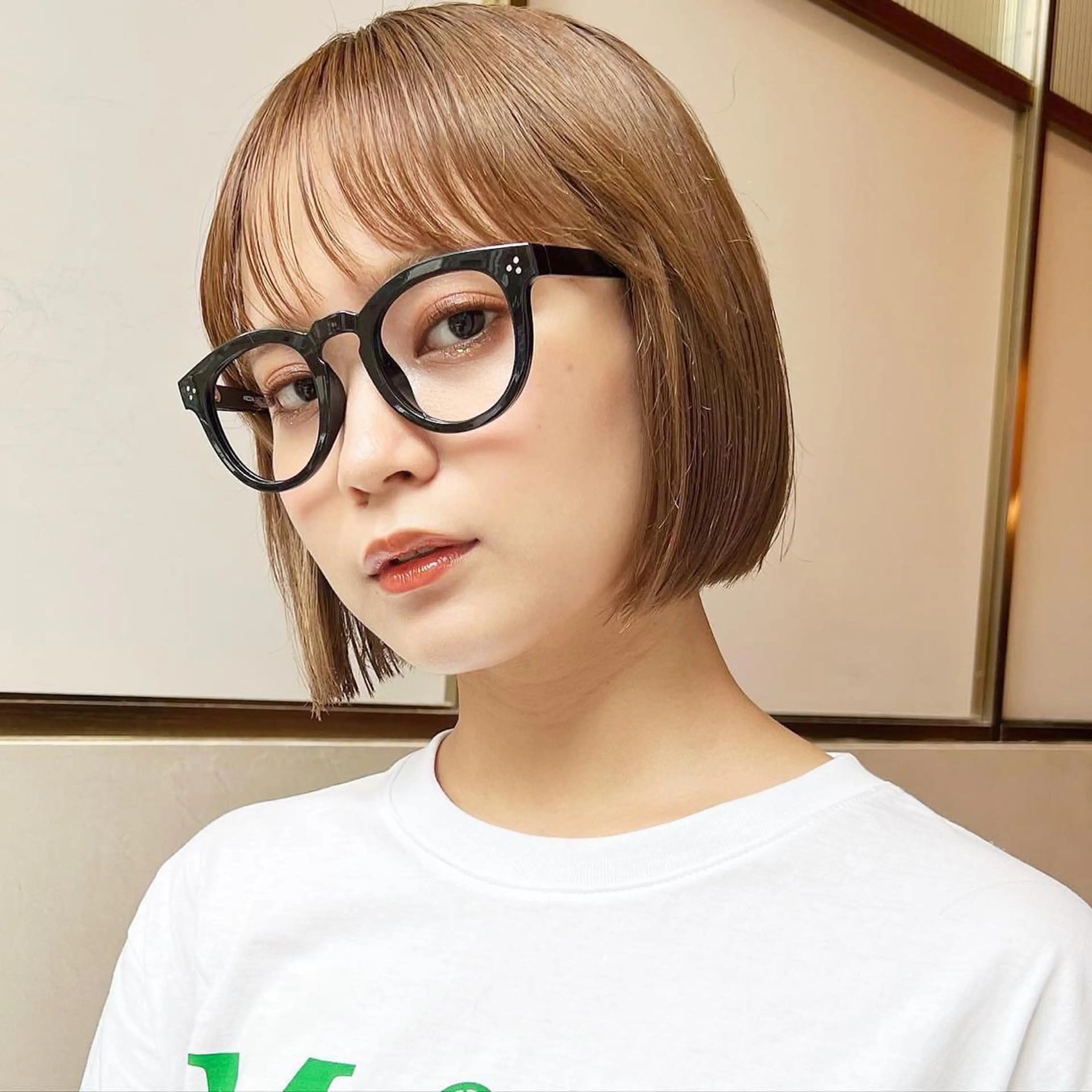 ミディアム カラー ベージュカラー 透明感カラー グレージュ ボブ カット ヘアカラー トリートメント レイヤー専門家 ダブルカラー修のヘアスタイル