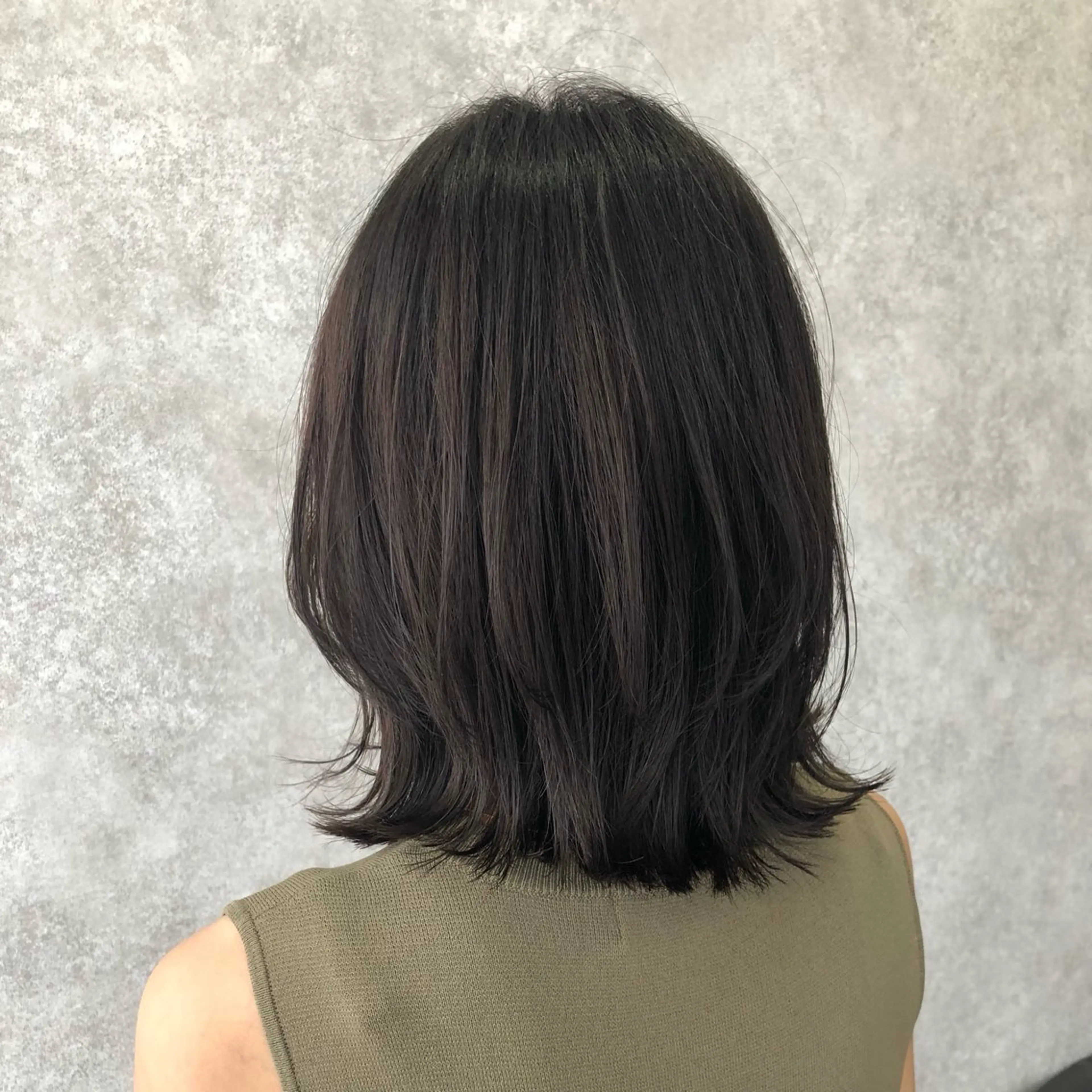ミディアム ボブレイヤー アッシュ アッシュブラウン ボブ レイヤーカット 飛田 由貴のヘアスタイル