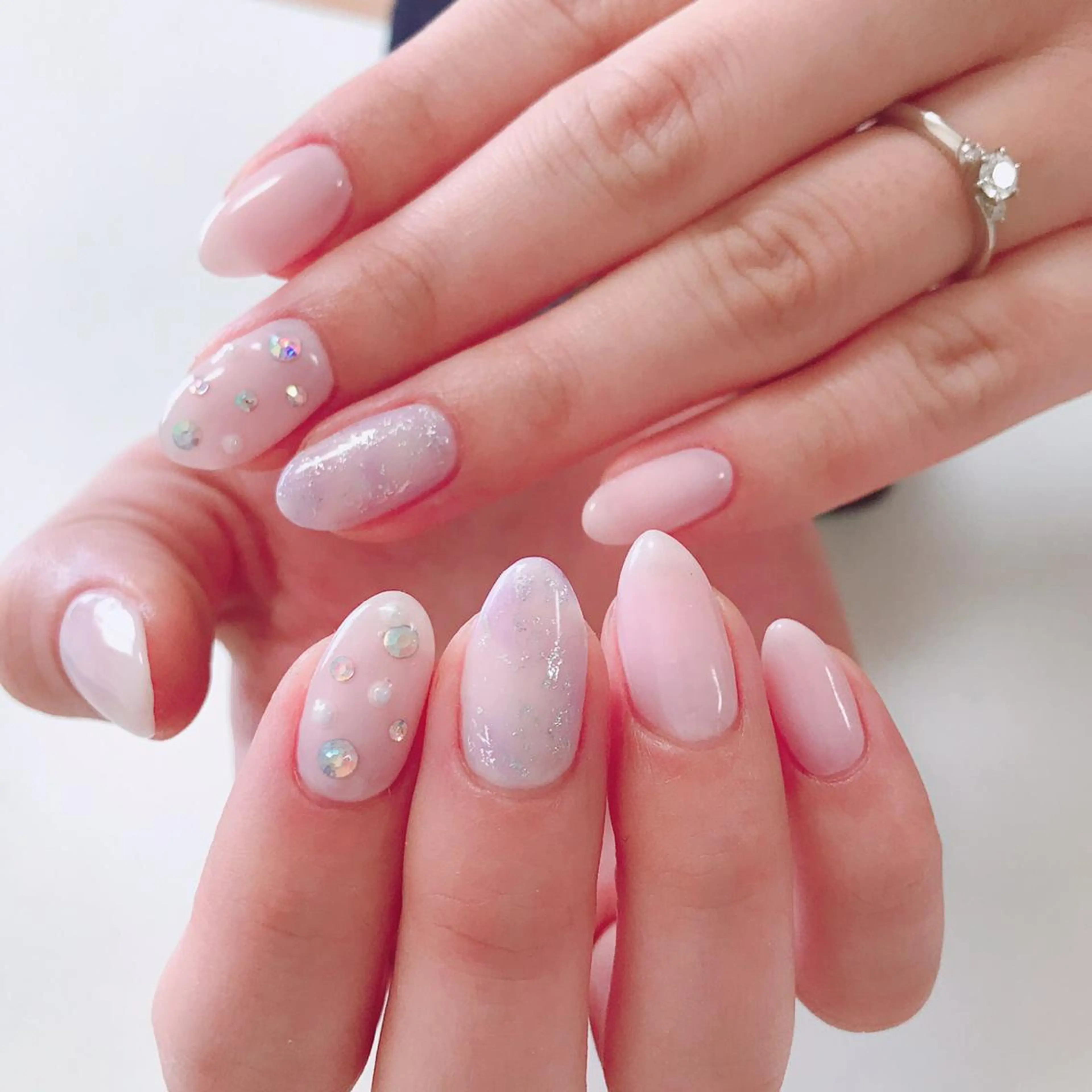 ネイル アートネイル 長さ出し フットネイル グリーン ニュアンスネイル Lily Roseスタッフ一同のマツエク・マツパデザイン