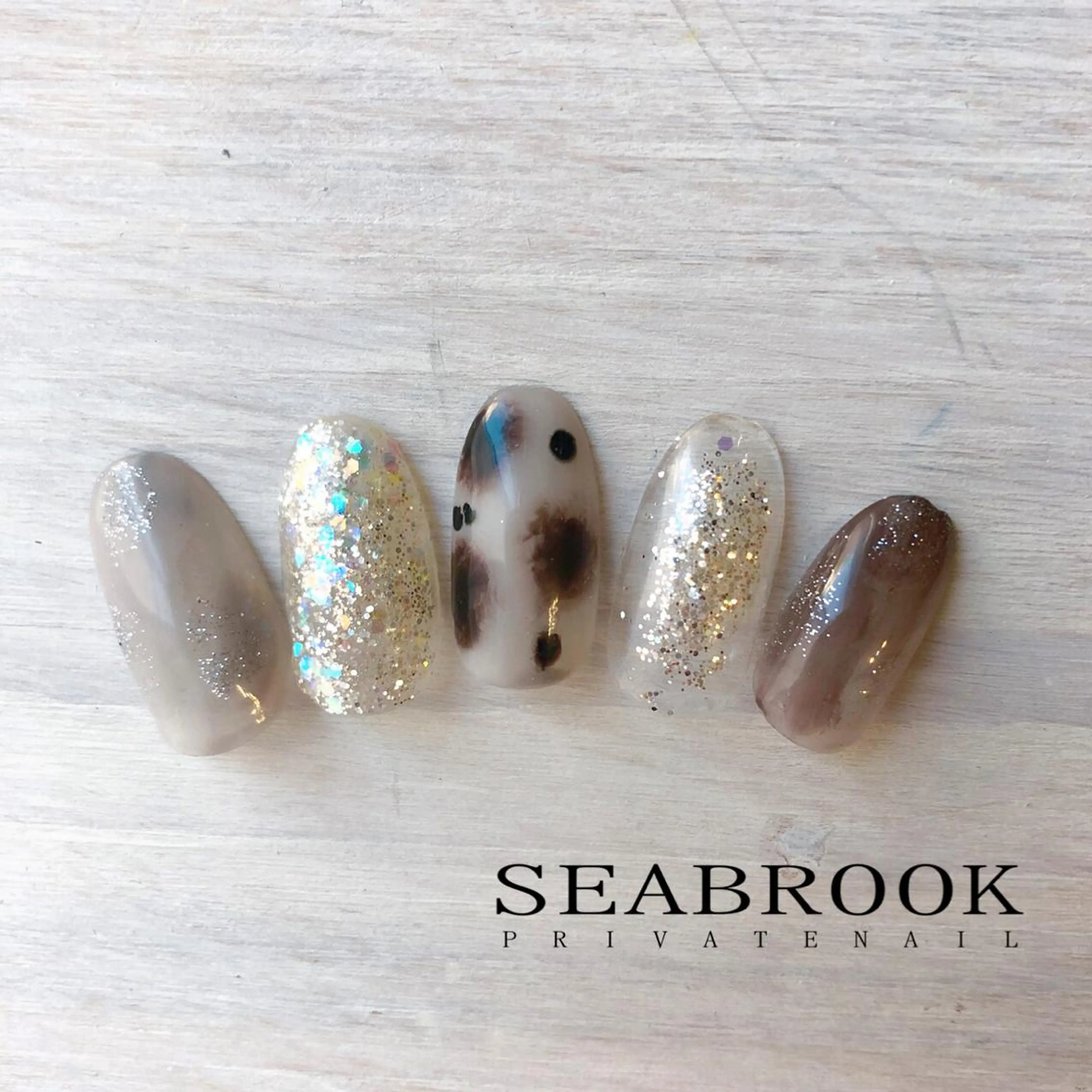 ネイル 鈴木 奈穂子のネイルデザイン