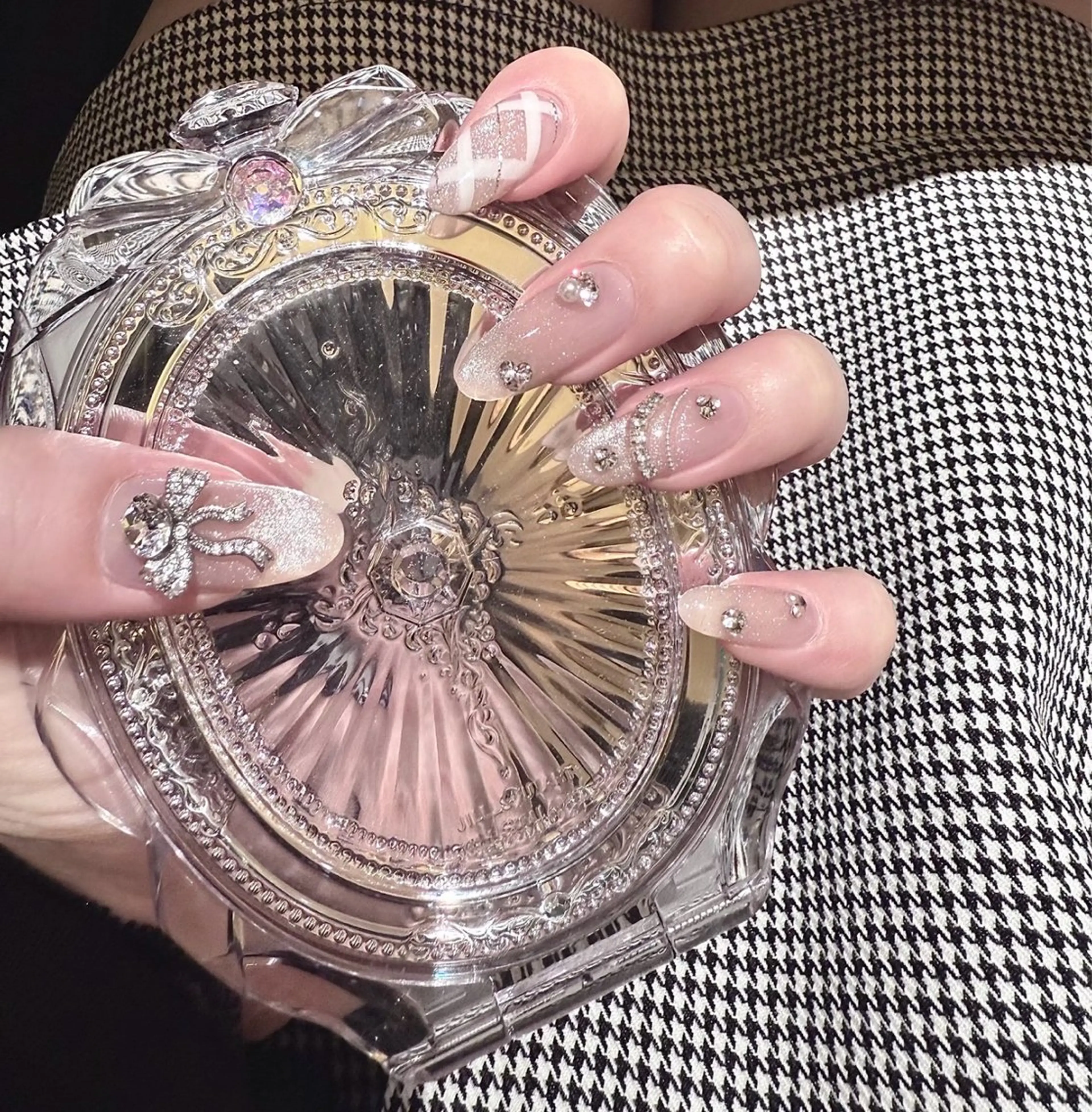 💎パーツつけ放題|圧倒的ヒロインネイル👑の写真