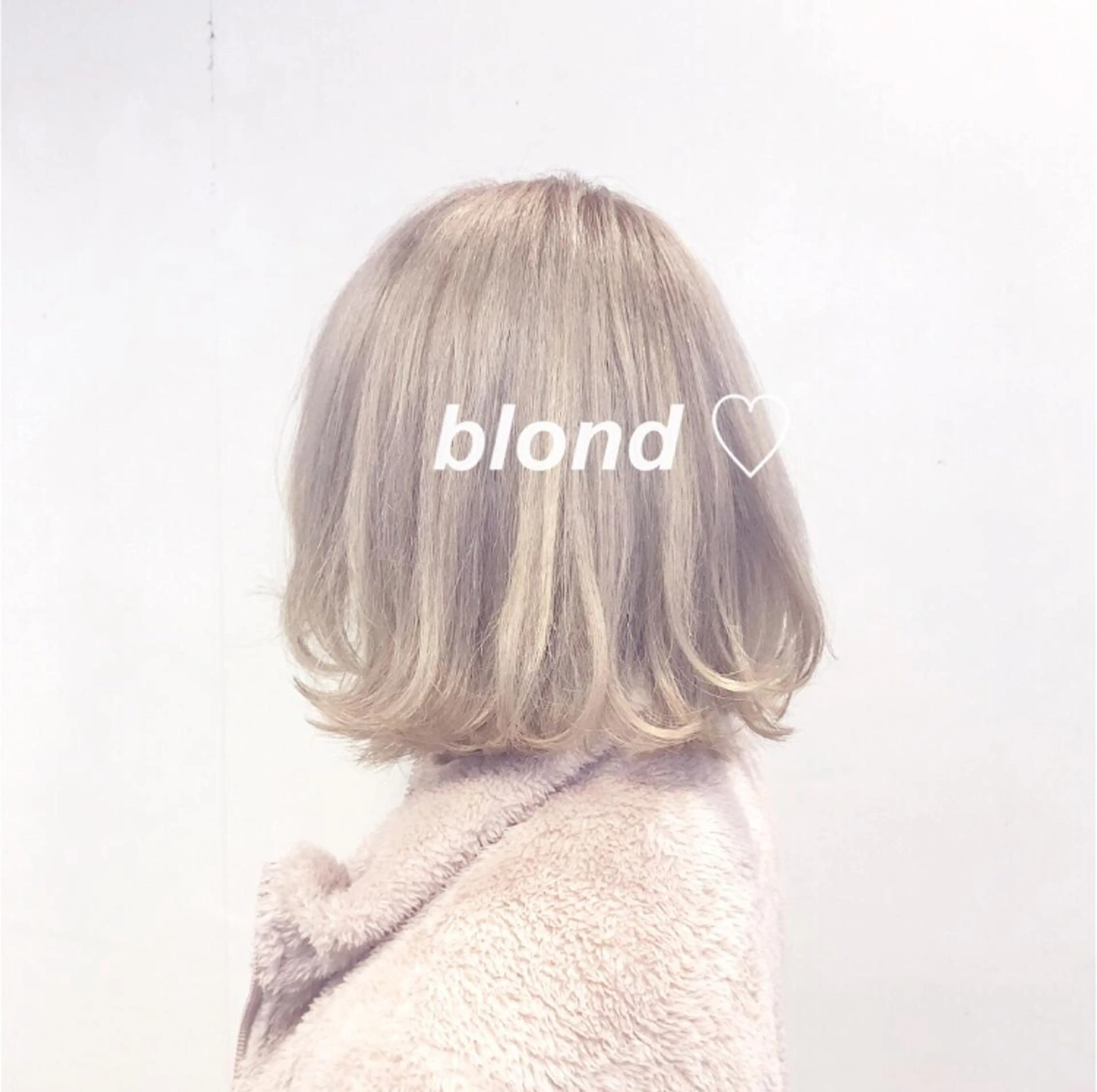 ショート カラー ブリーチ 池袋/透明感カラー 🎀Yuri🎀のヘアスタイル