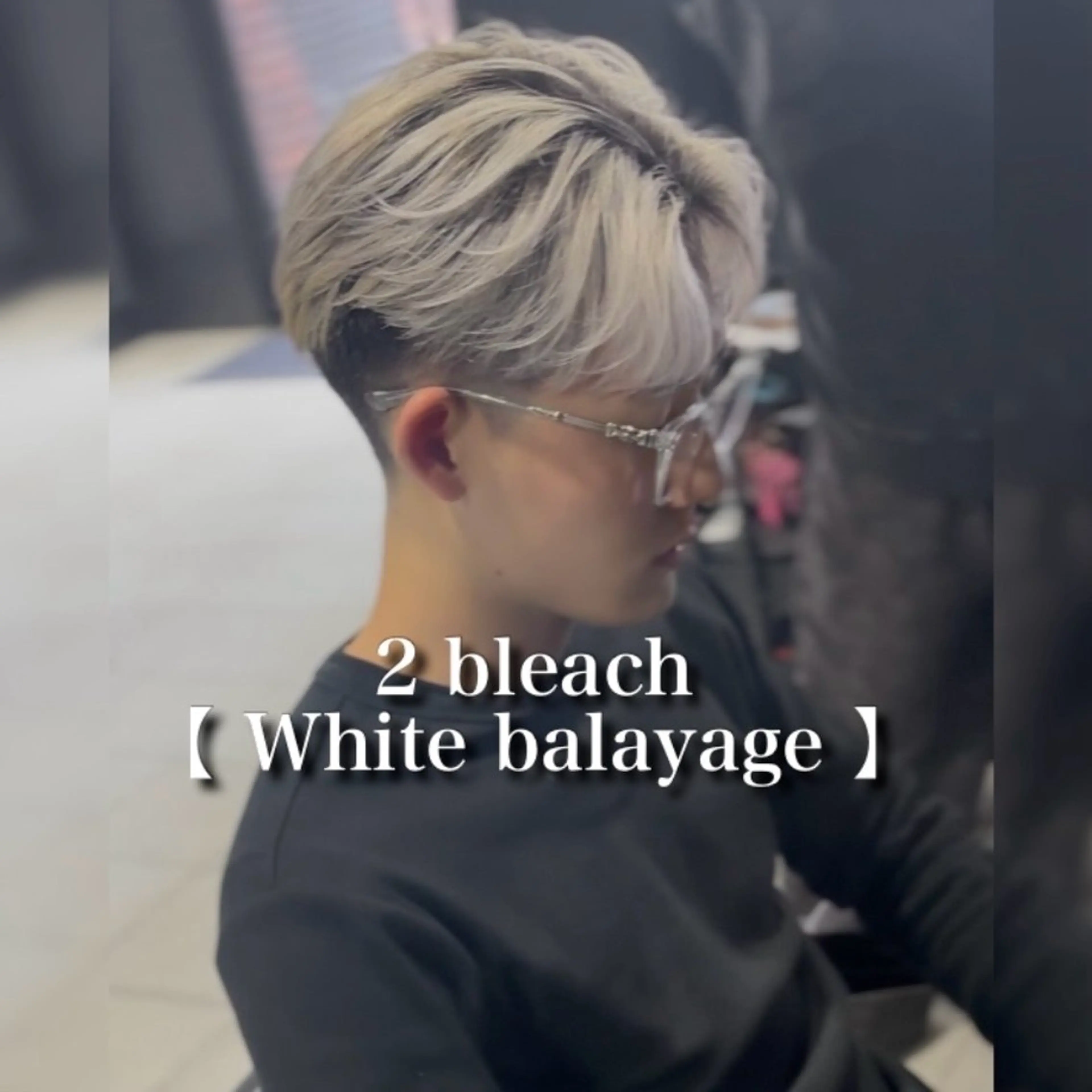 ミディアム カラー メンズ ミディアムパーマ メンズブリーチ センターパート フェザーパーマ メンズハイトーン カット ヘアカラー メンズカラー支持率 No.1【心斎橋】のヘアスタイル