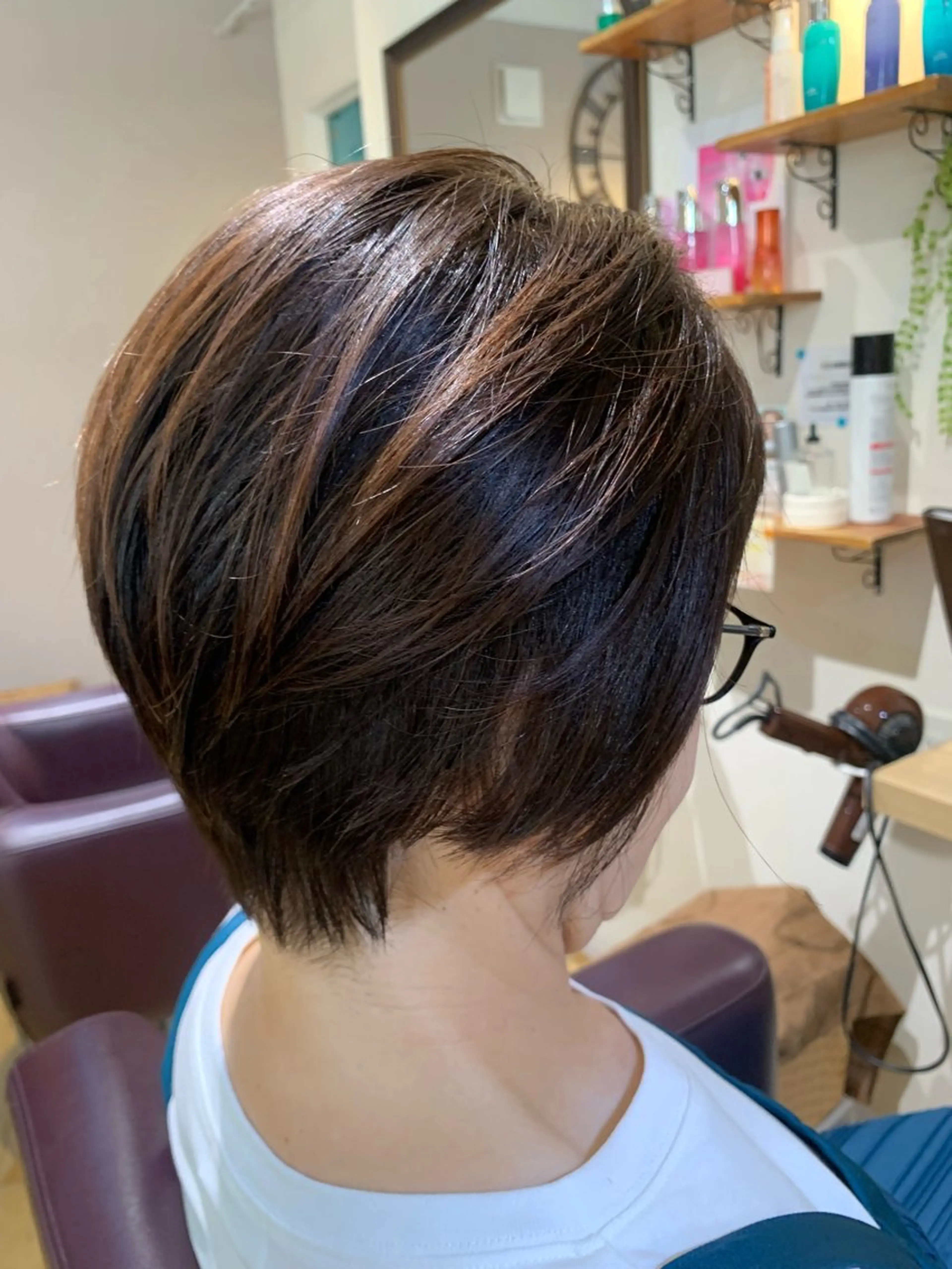 ショート カラー パーマ ヘアアレンジ メンズ キッズ ネイル マツエク・マツパ アイブロウ メンズパーマ 眉カラー ショートヘア グリーン ショートネイル 飯塚 朋代のヘアスタイル