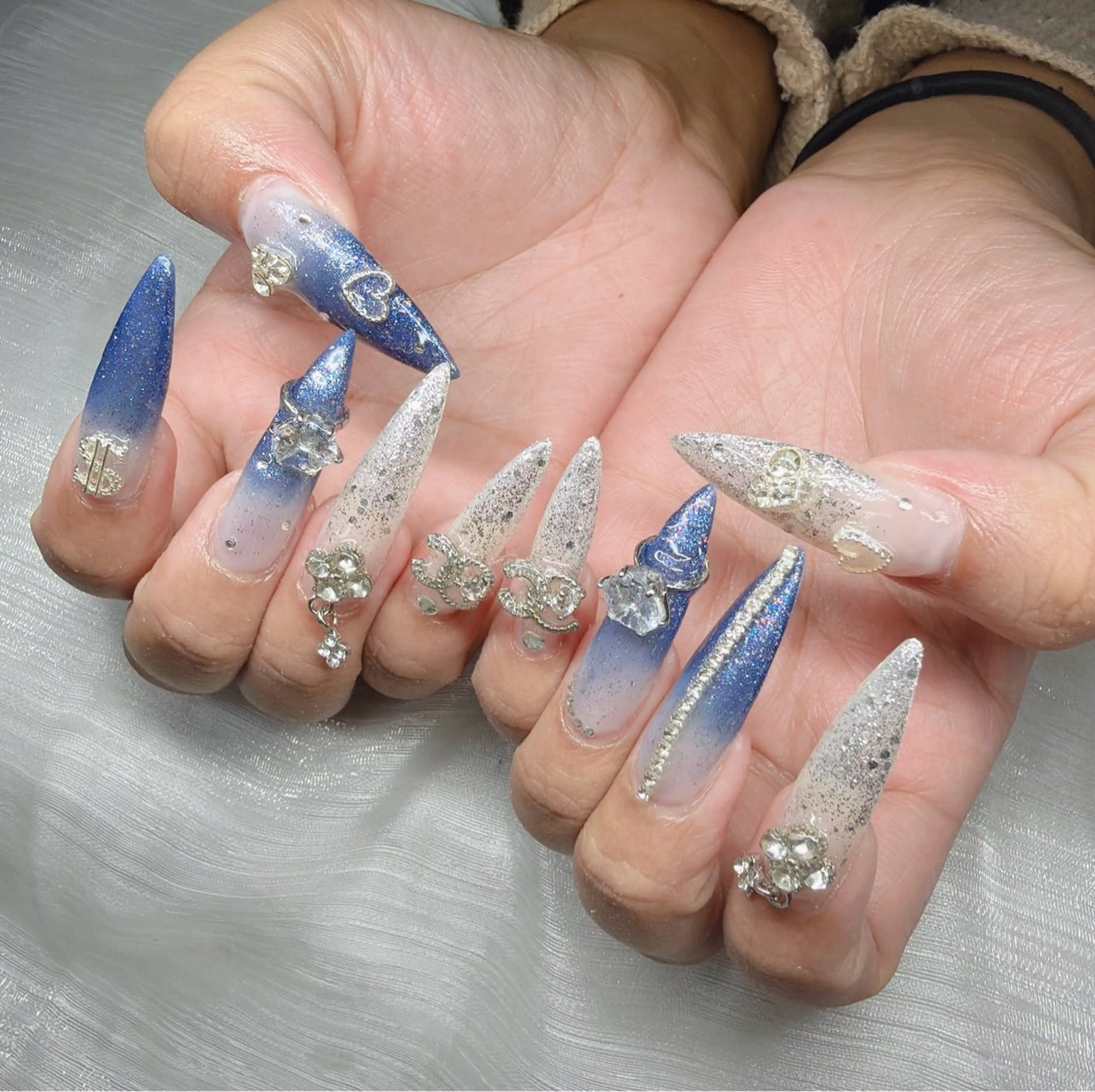 ネイル ハンドネイル Lee Nailsのネイルデザイン