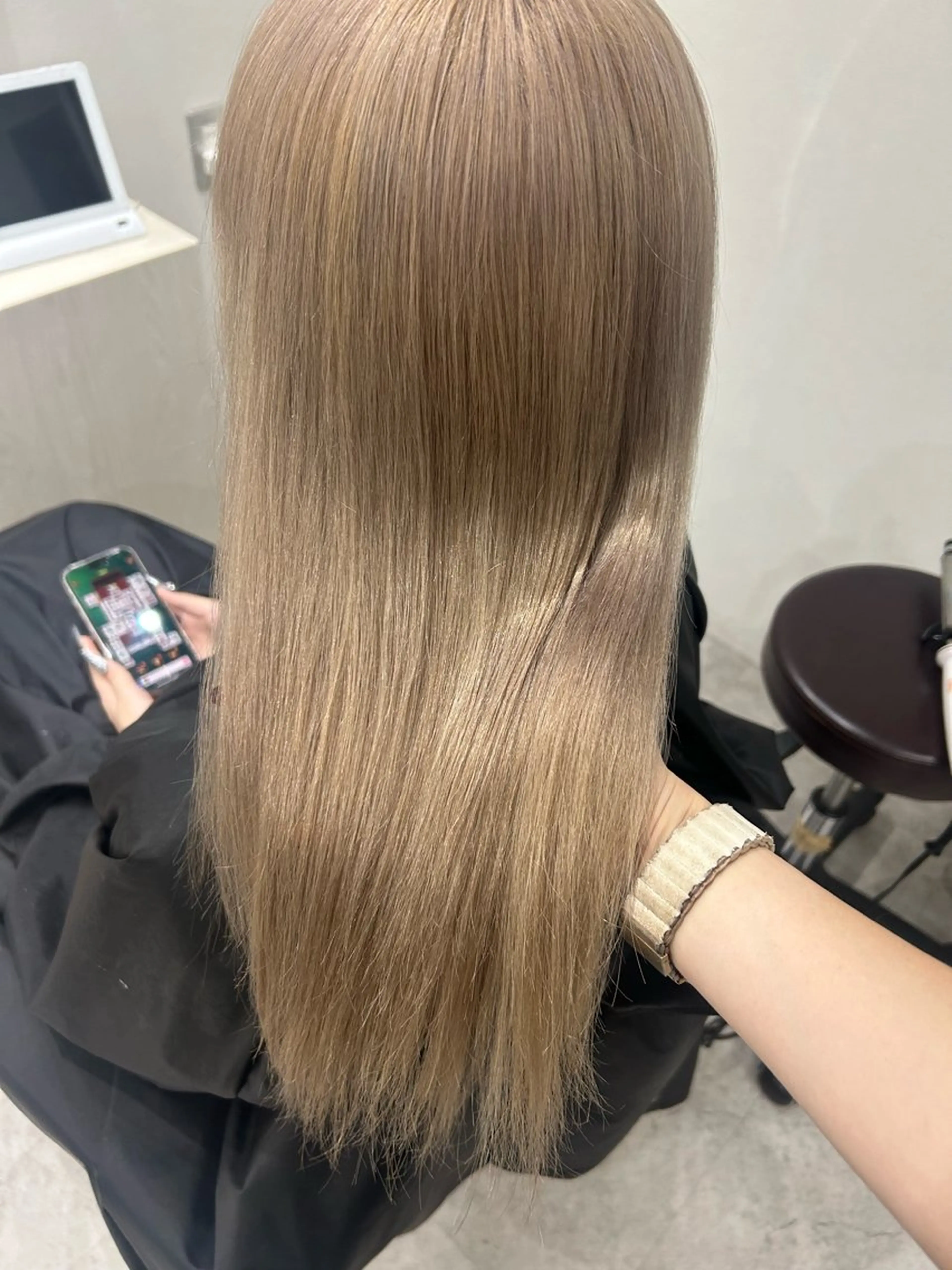 ミディアム カラー ヘアアレンジ ベージュカラー ブリーチ ミルクティーベージュ ヘアカラー ボブ /ニュアンス/ satomi🧸💖のヘアスタイル