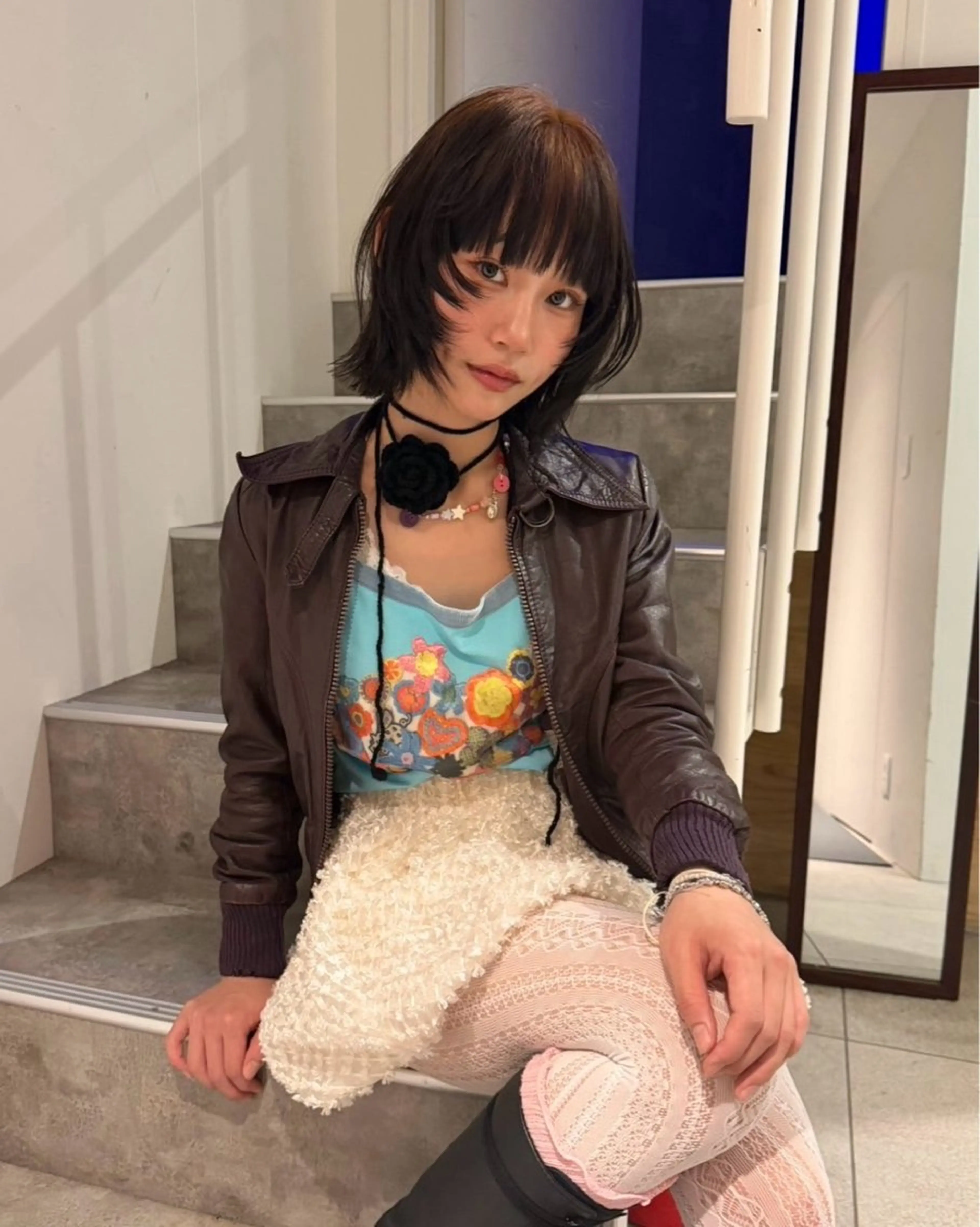 ショート カラー ベージュカラー ブリーチ ブロンド ケアブリーチ デザインカラー カット ヘアカラー トリートメント MIU/ルーツカラー 顔まわりレイヤーのヘアスタイル