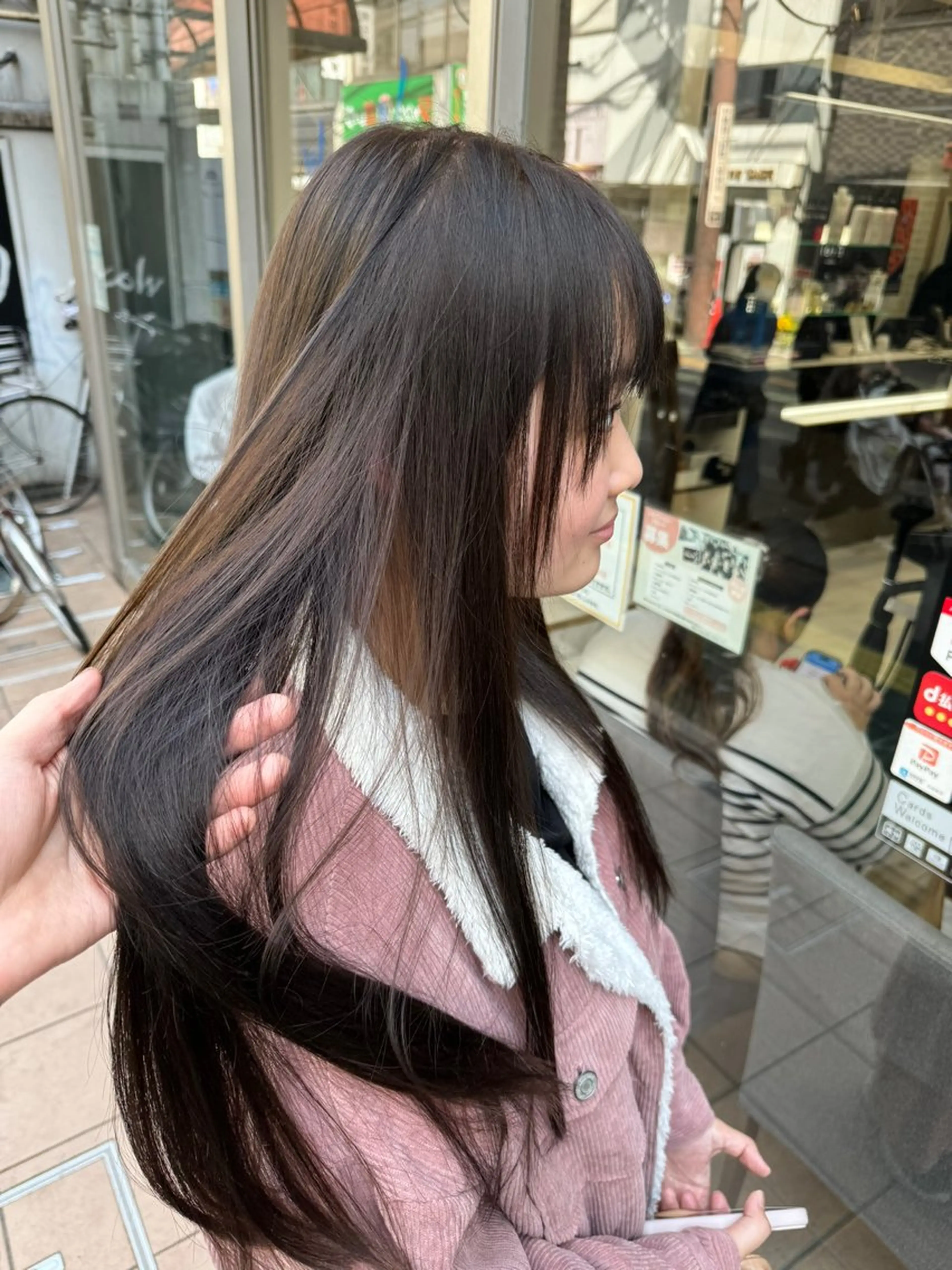ロング カラー ヘアアレンジ 切りっぱなしボブ アッシュ アッシュブラウン ベージュカラー ブリーチ 目黒 碧人のヘアスタイル