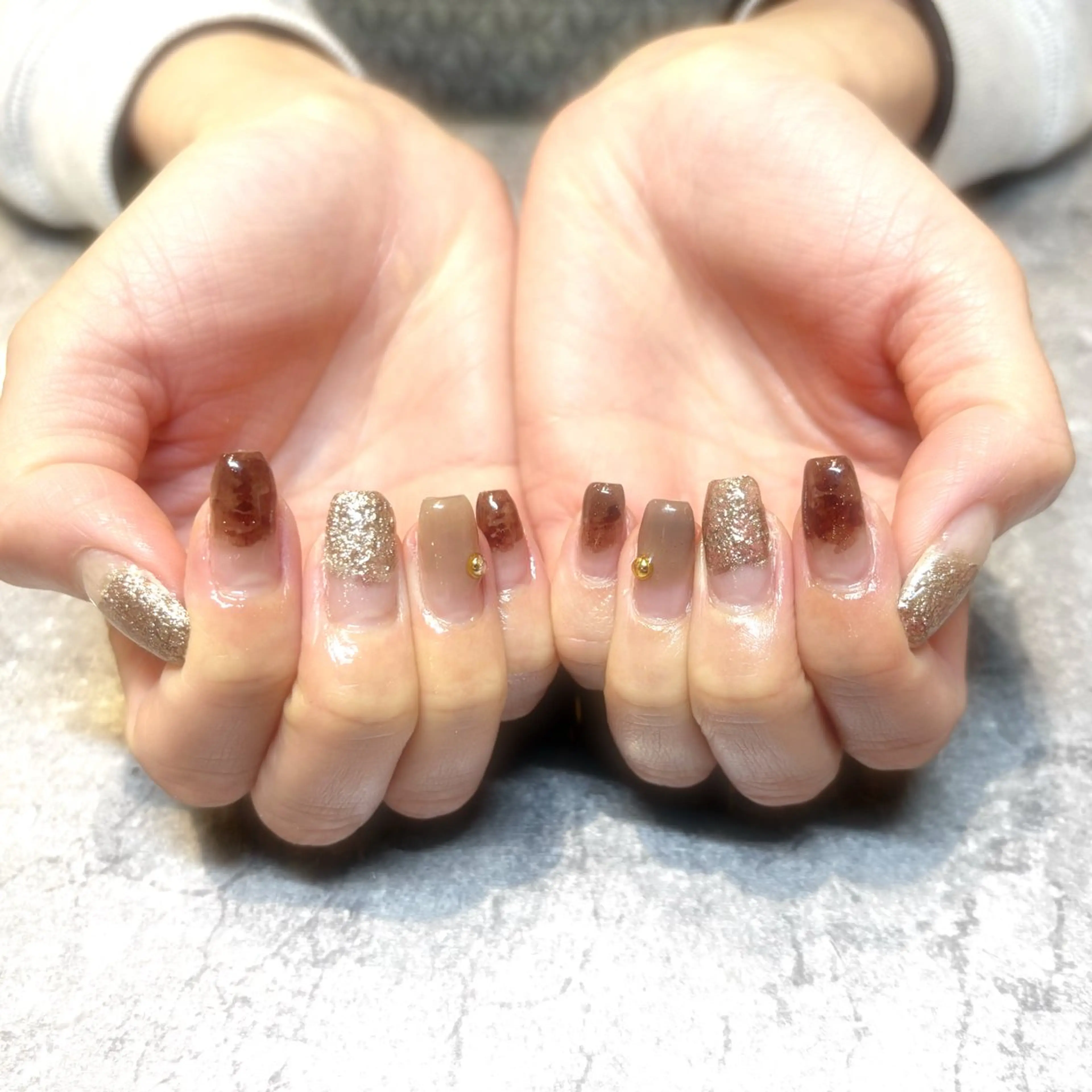 ネイル ニュアンスネイル スクエアネイル ハンドネイル りな 🐵🍌💅のネイルデザイン