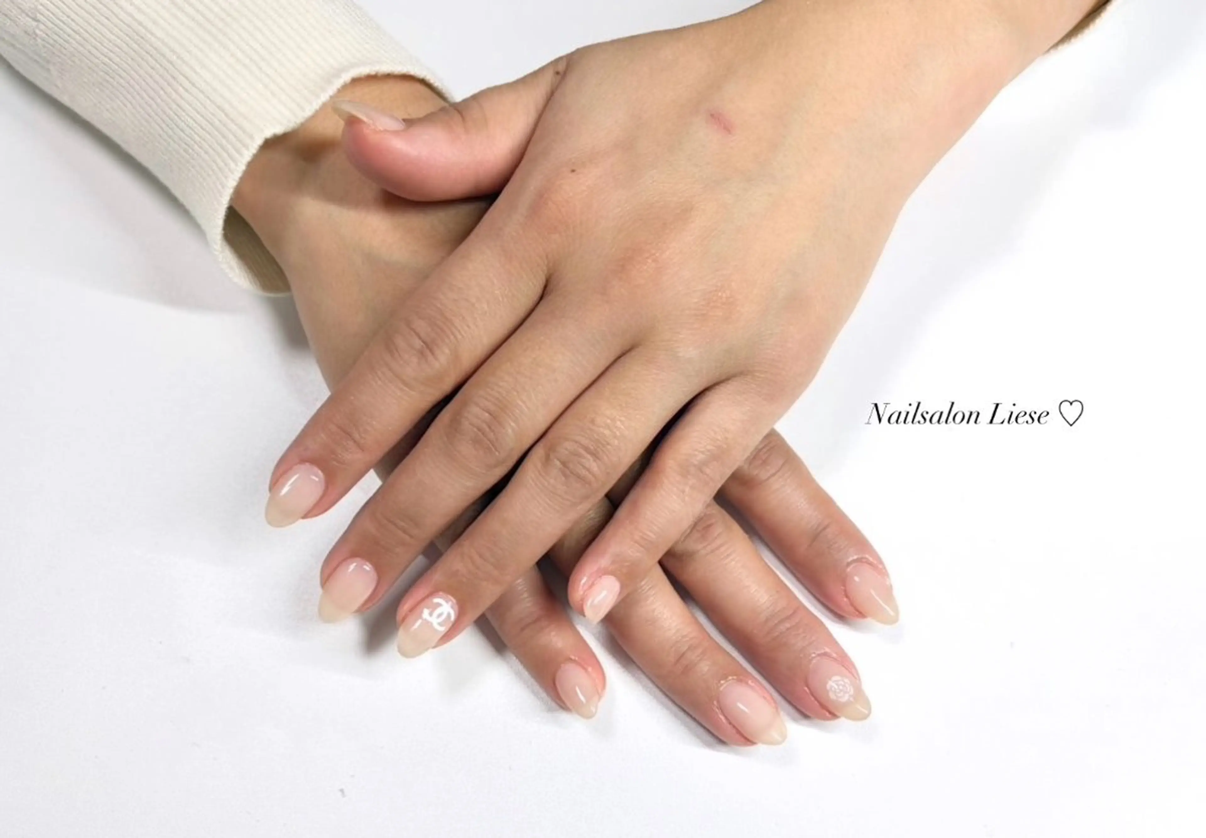 ネイル ハンドネイル 𝐋𝐢𝐞𝐬𝐞 𝐘𝐔𝐈のネイルデザイン