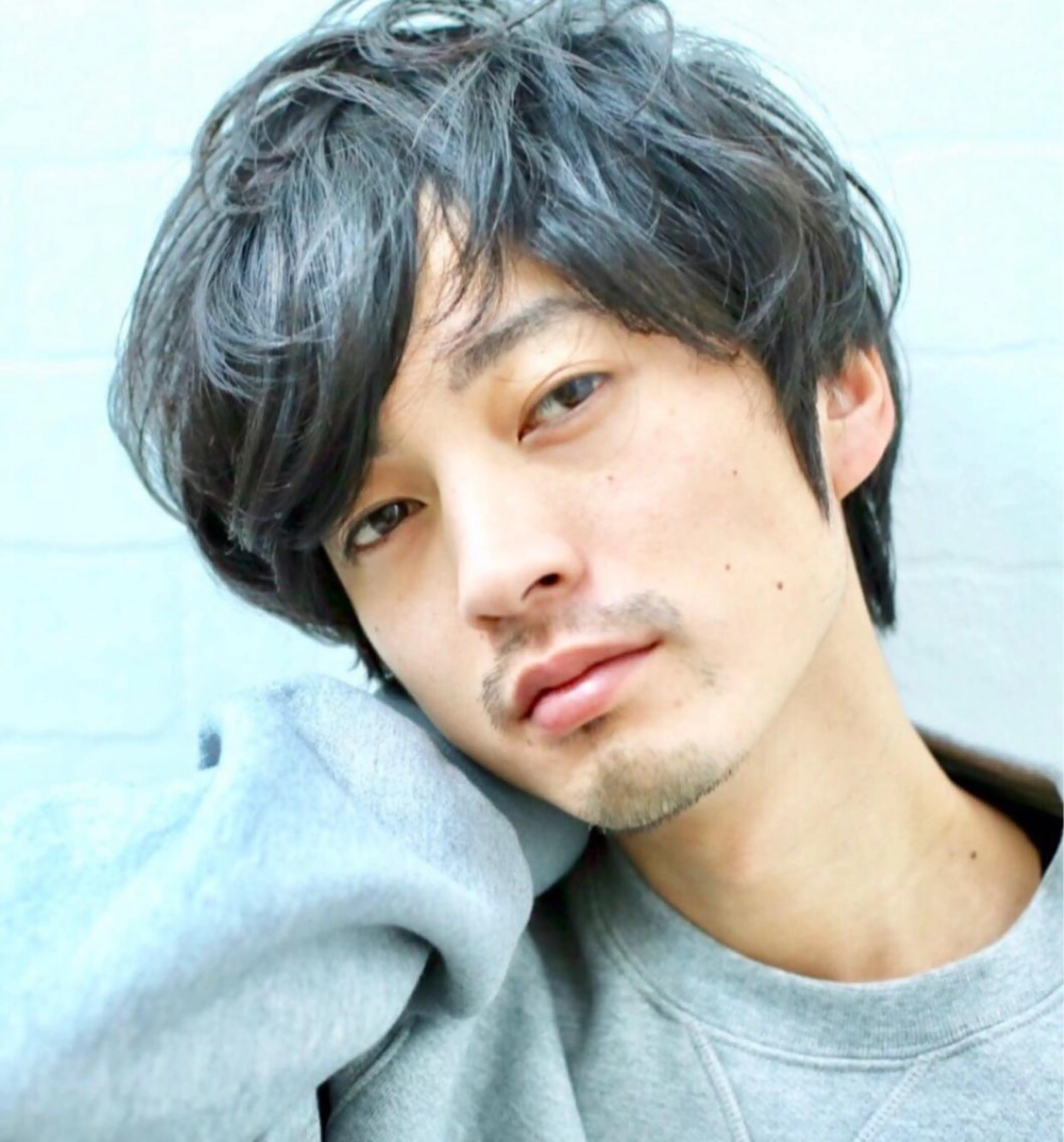 ミディアム パーマ メンズ ミディアムパーマ アップバング コンマヘア マッシュ メンズパーマ カット パーマ AKI アキのヘアスタイル