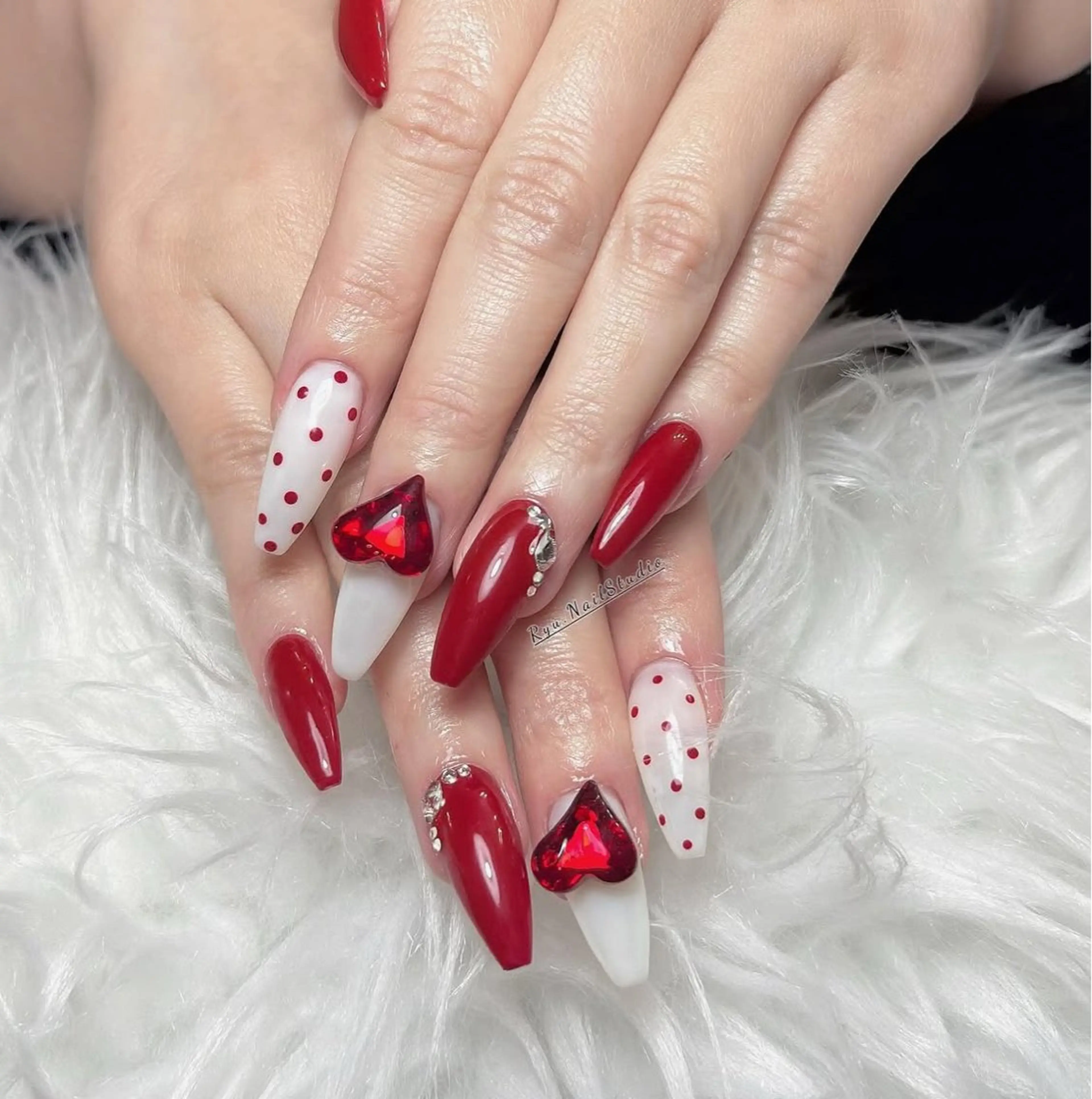 ネイル アートネイル フラワーネイル フレンチネイル ジェルネイル グラデーション ハンドネイル Ryunail所属・Ryu Nail NekoChanのネイルデザイン