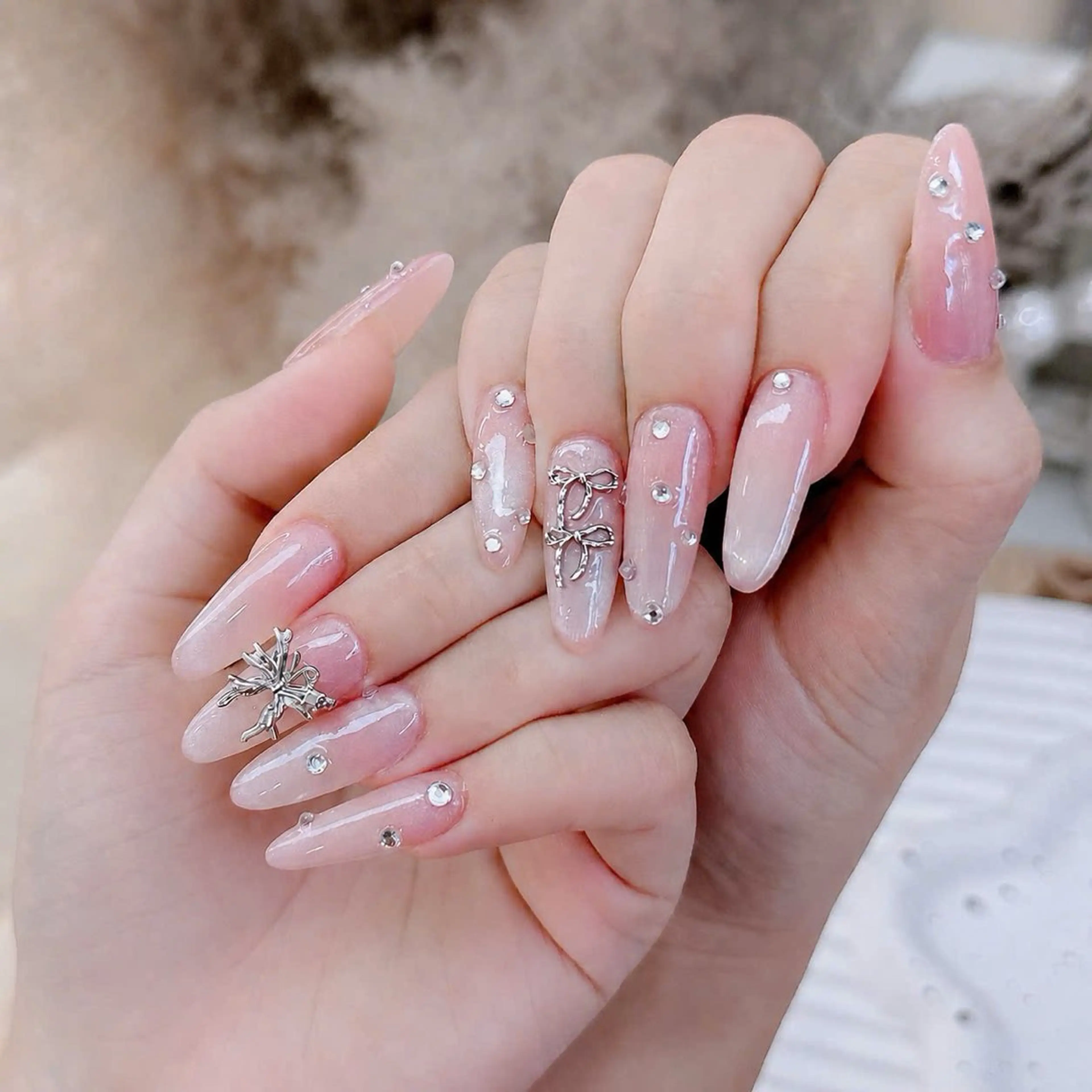 ネイル ガーリー キラキラネイル 韓国ネイル ロングネイル ピンク ハンドネイル Haruki Nail Salonのネイルデザイン