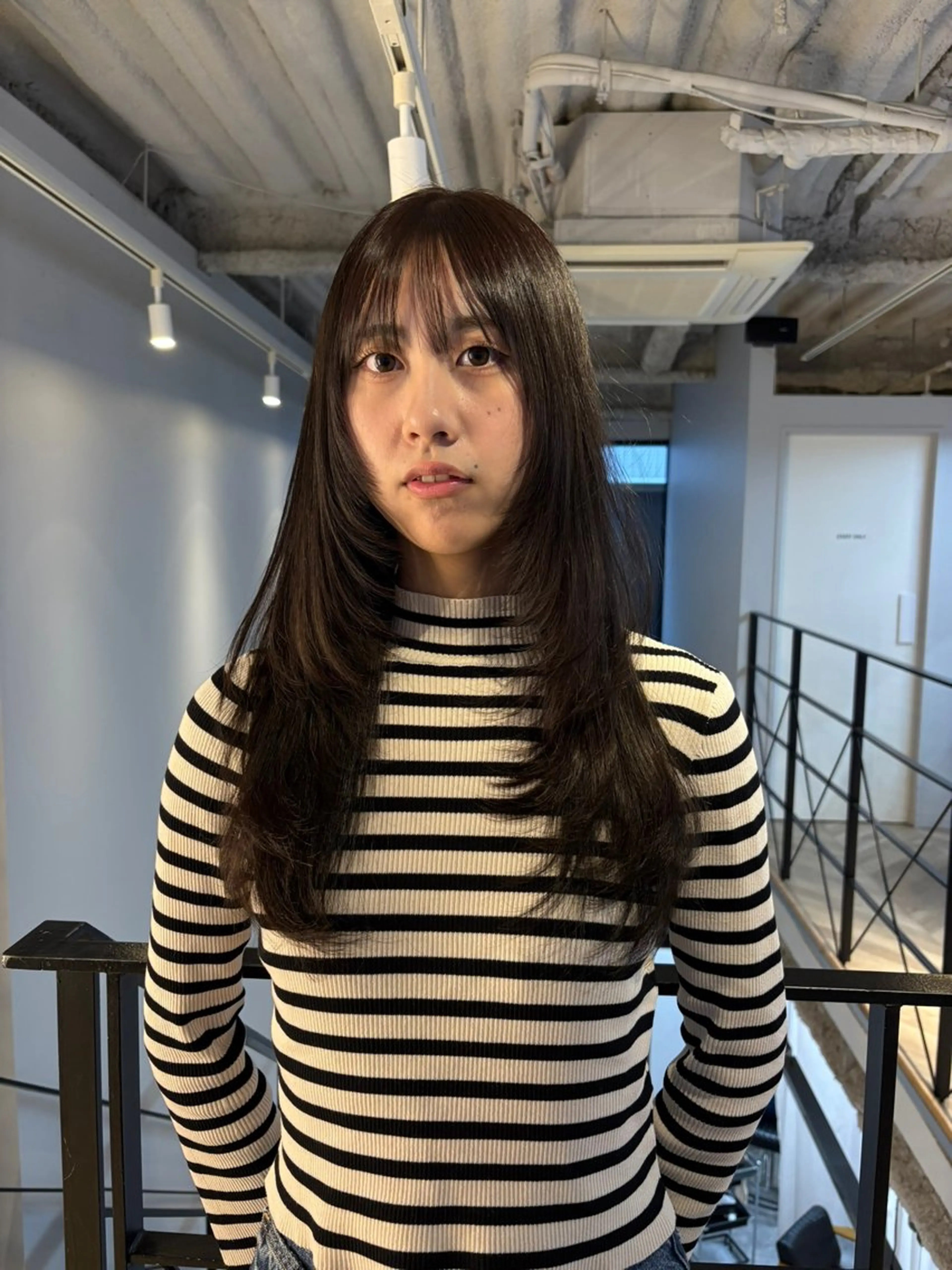 ロング yuri/オリーブ/ 暖色カラー/レイヤーのヘアスタイル