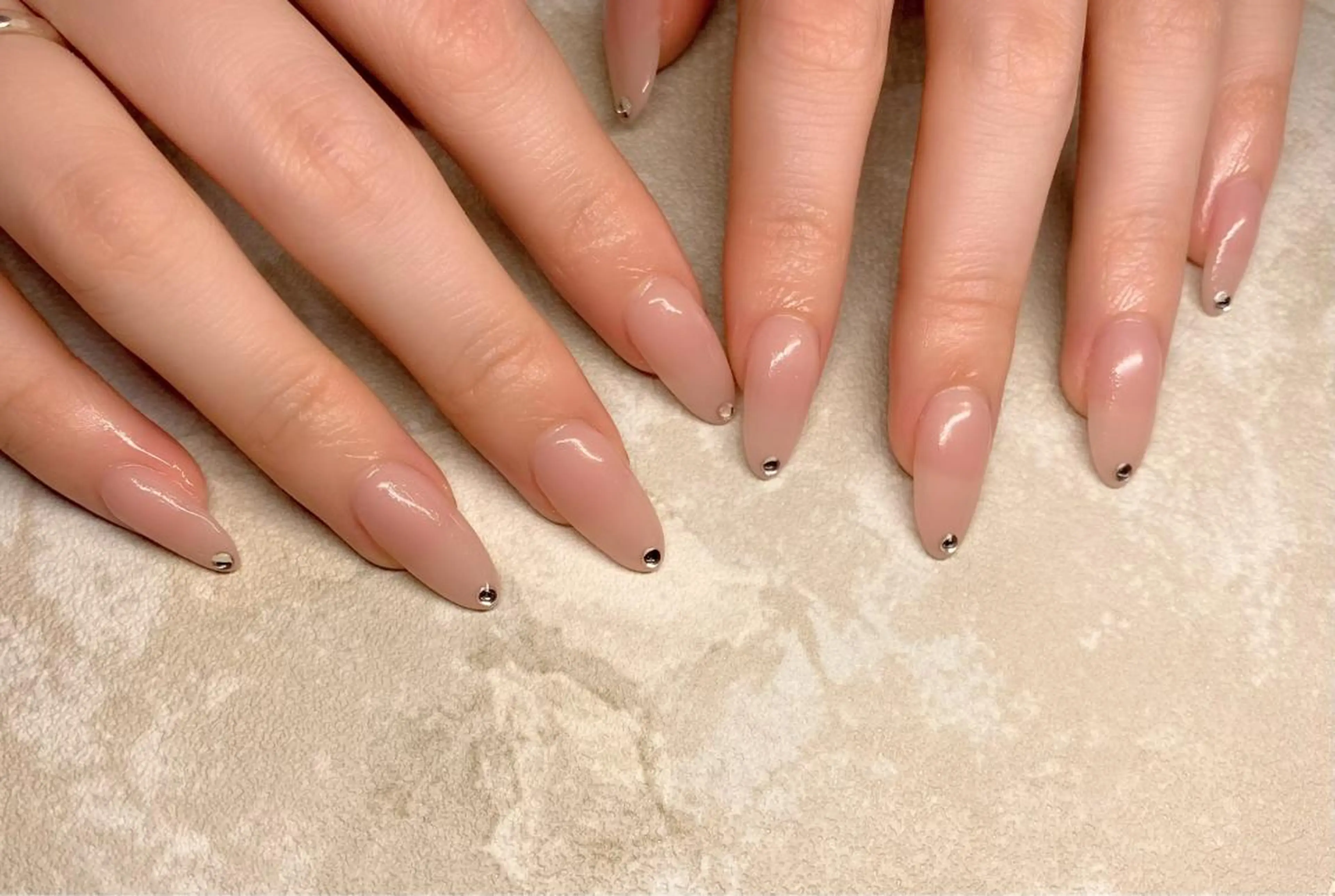 ネイル ストーンネイル Lino+ ネイル&よもぎ蒸しのネイルデザイン