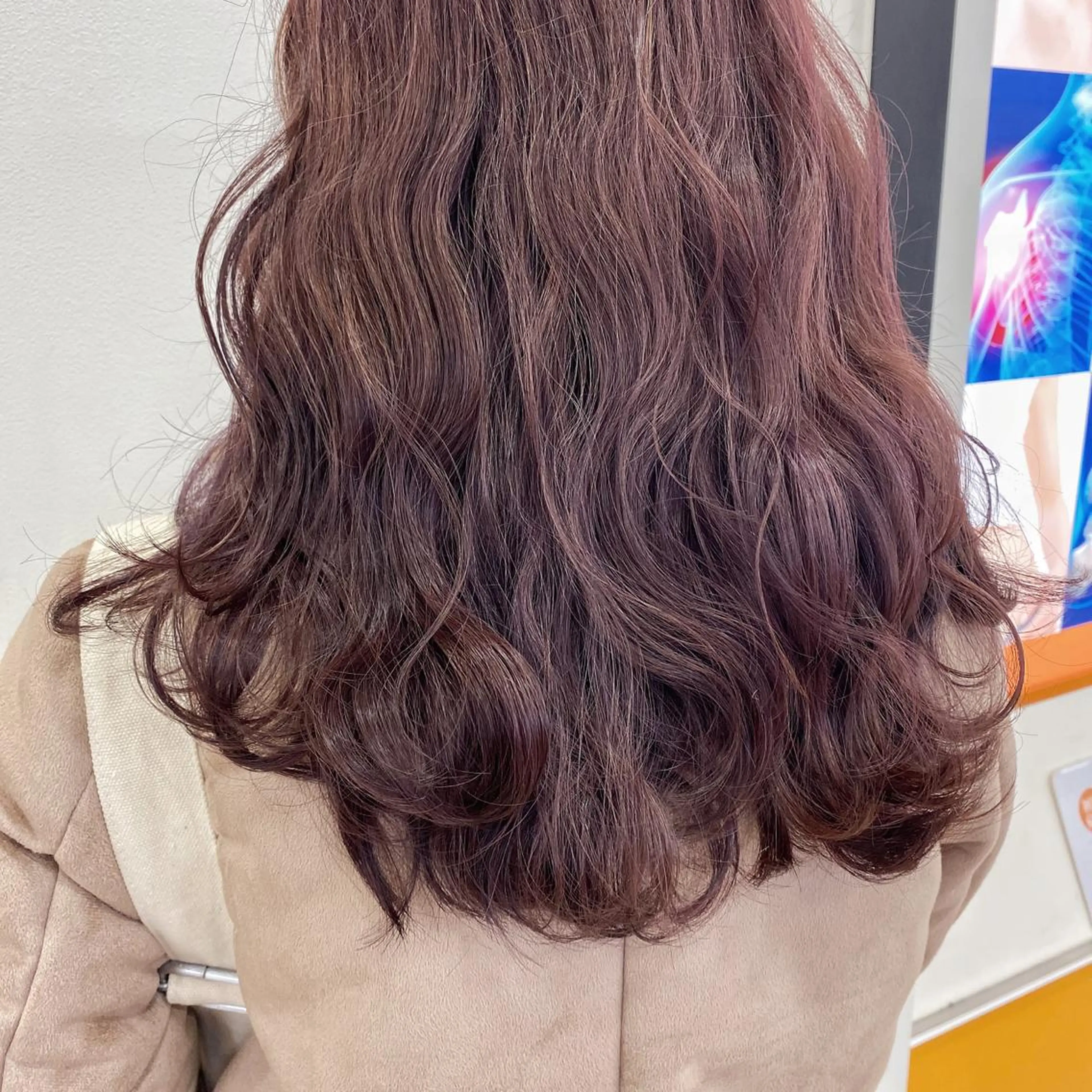 ロング ピンクブラウン メンズ縮毛矯正 ニュアンスパーマのヘアスタイル