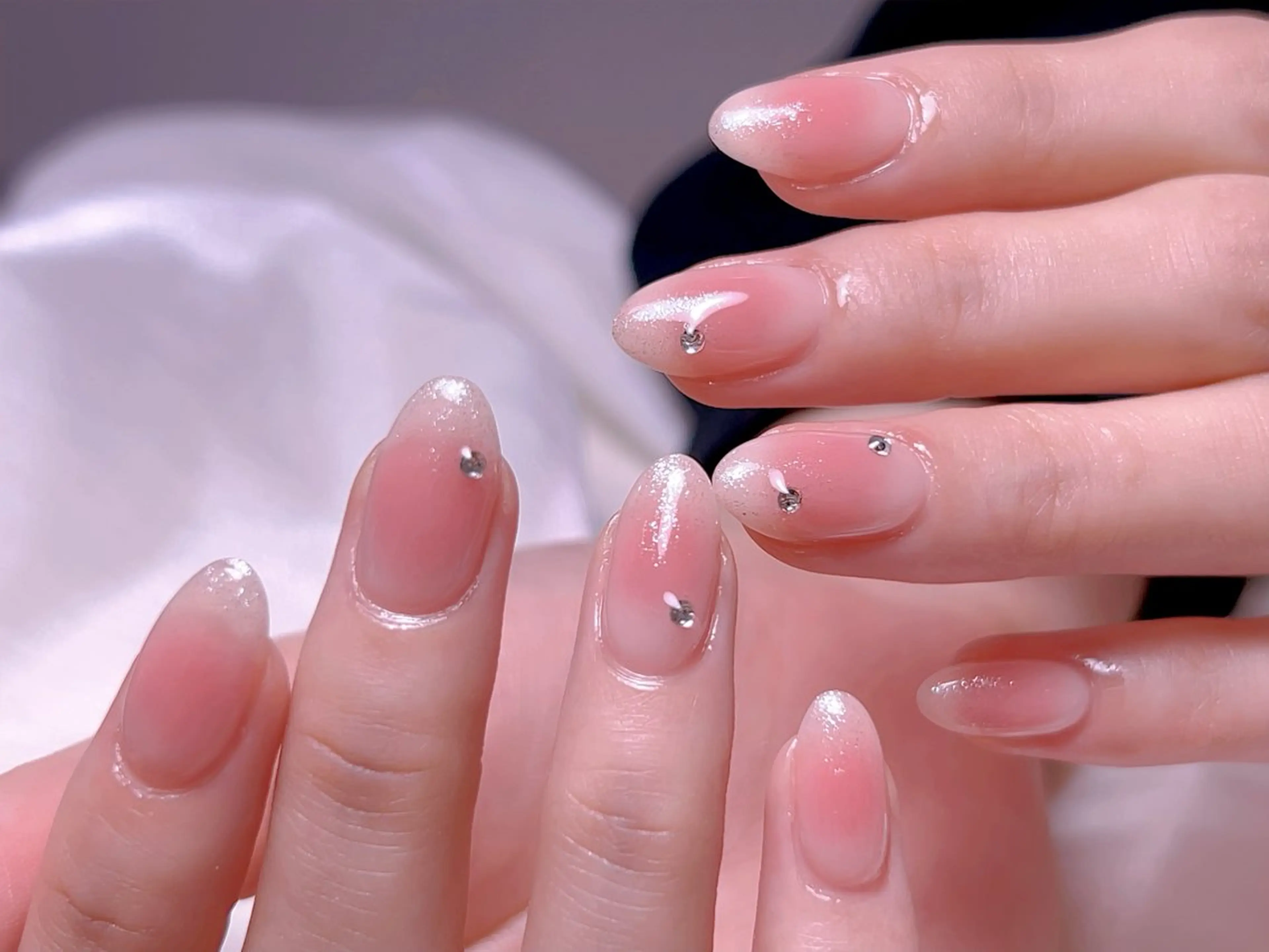 ネイル フレンチネイル ジェルネイル グラデーション 韓国ネイル マグネットネイル ハンドネイル 【長さ出し】 IRIS NAILのネイルデザイン