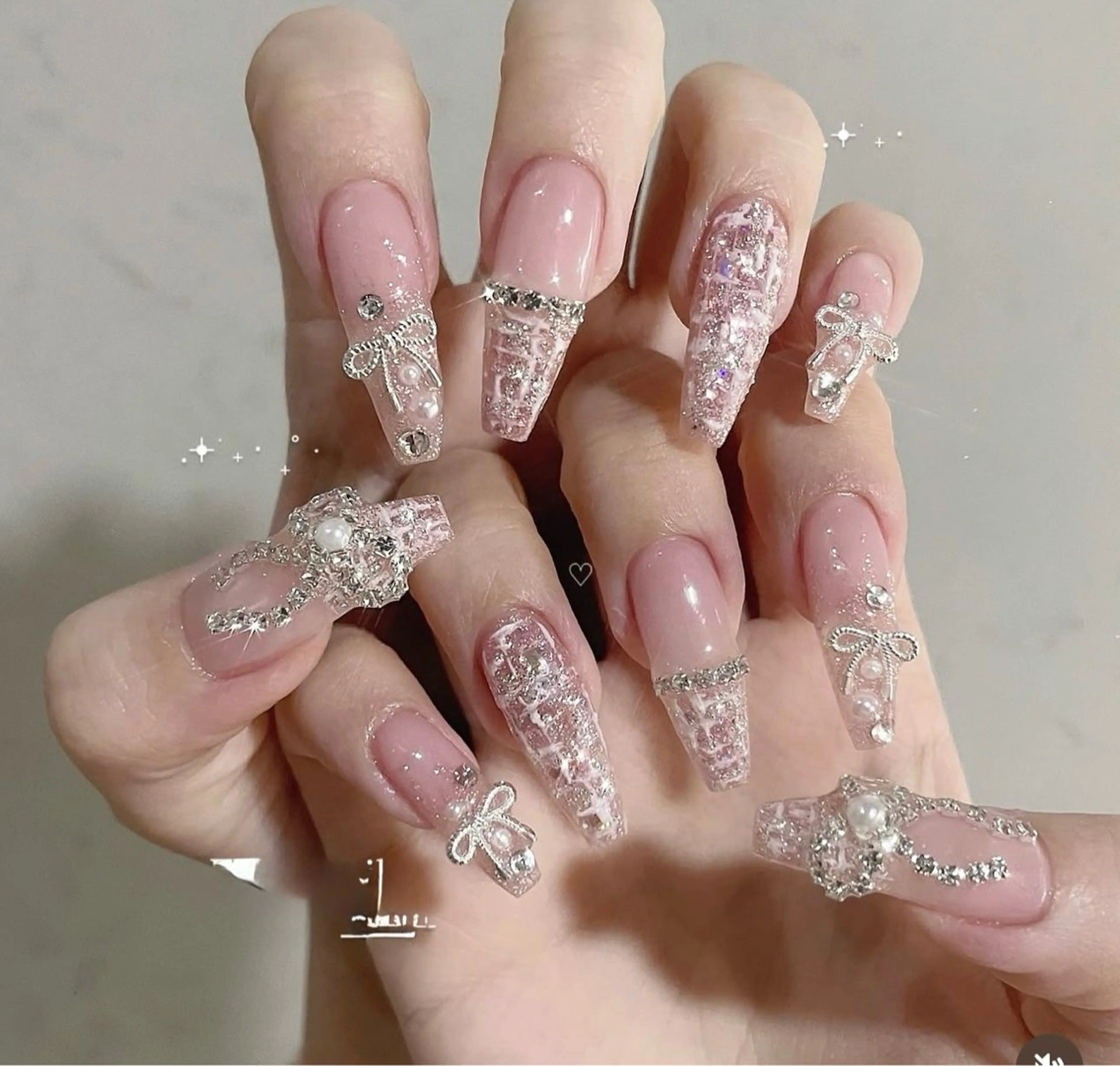 ネイル チークネイル フレンチネイル グラデーション 韓国ネイル マグネットネイル Hana Nailのネイルデザイン