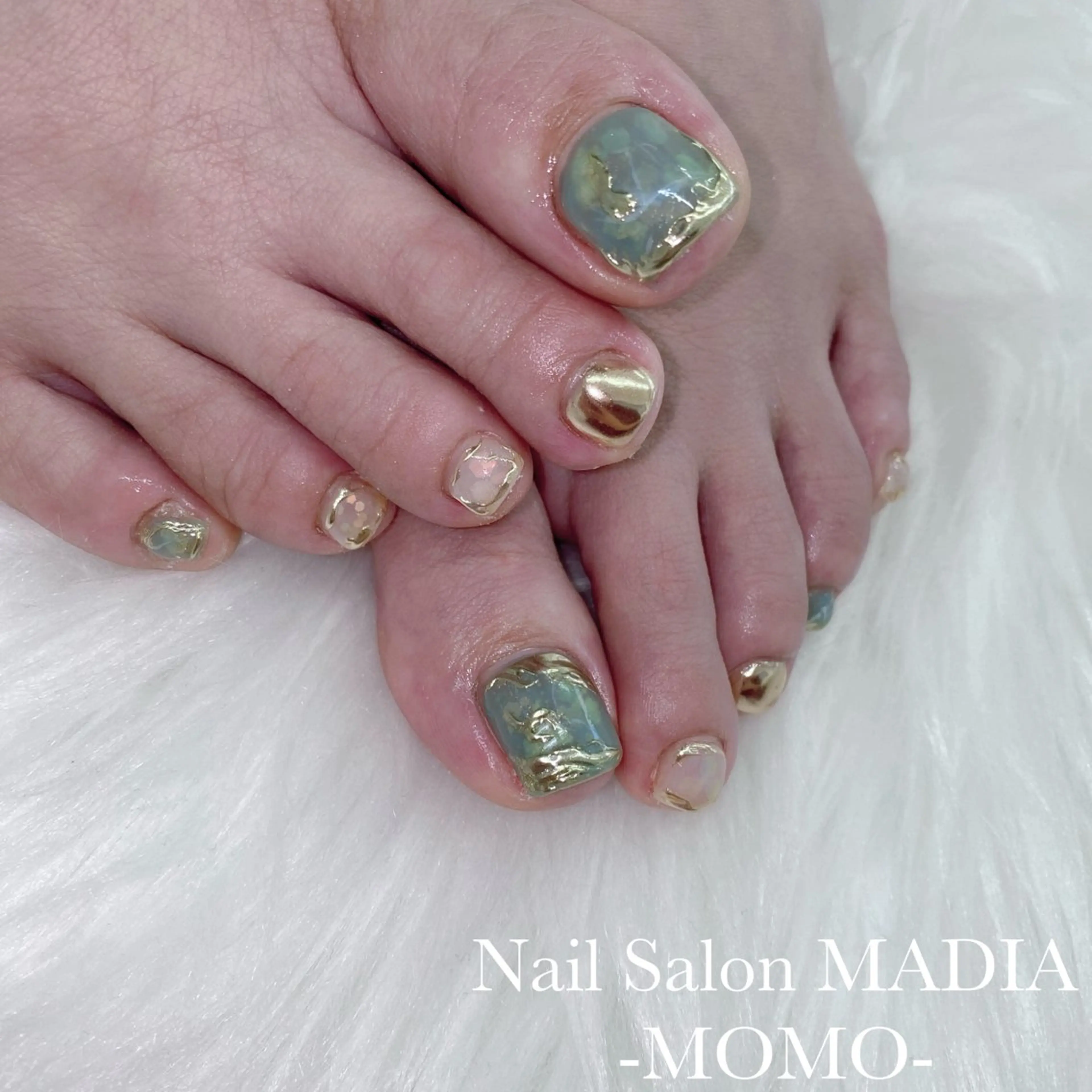 ネイル フットネイル momo .のネイルデザイン